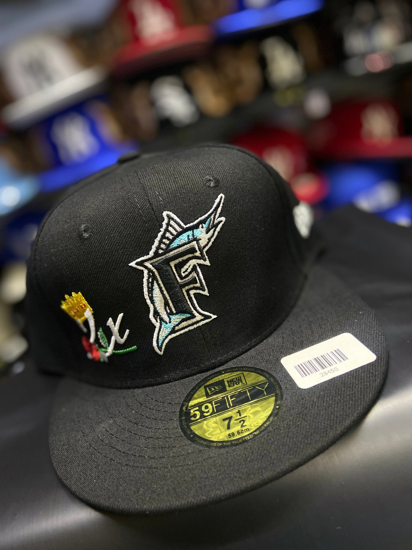 59FIFTY de color negro, con el logo de los Florida Marlins