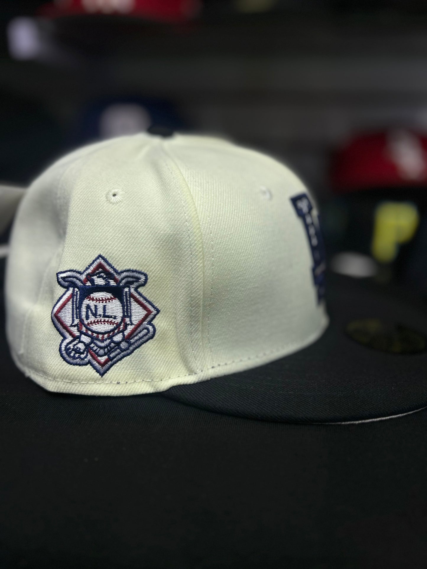 🧢 Gorra estilo fitted – LA Patriótica