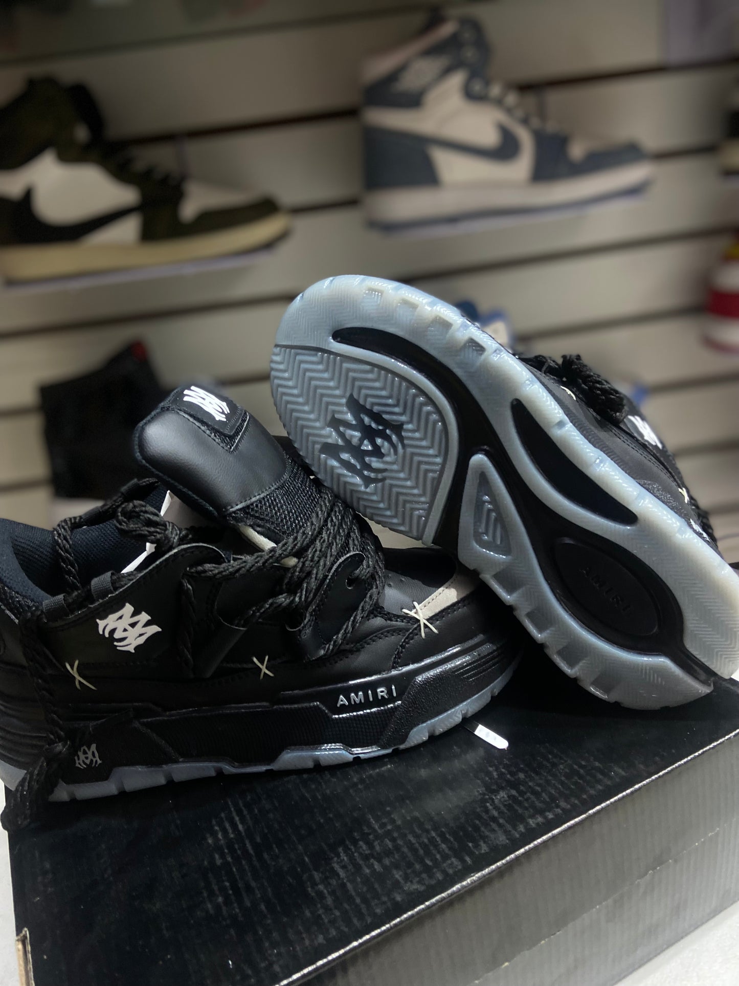 TENIS NACIONAL TIPO AMIRI