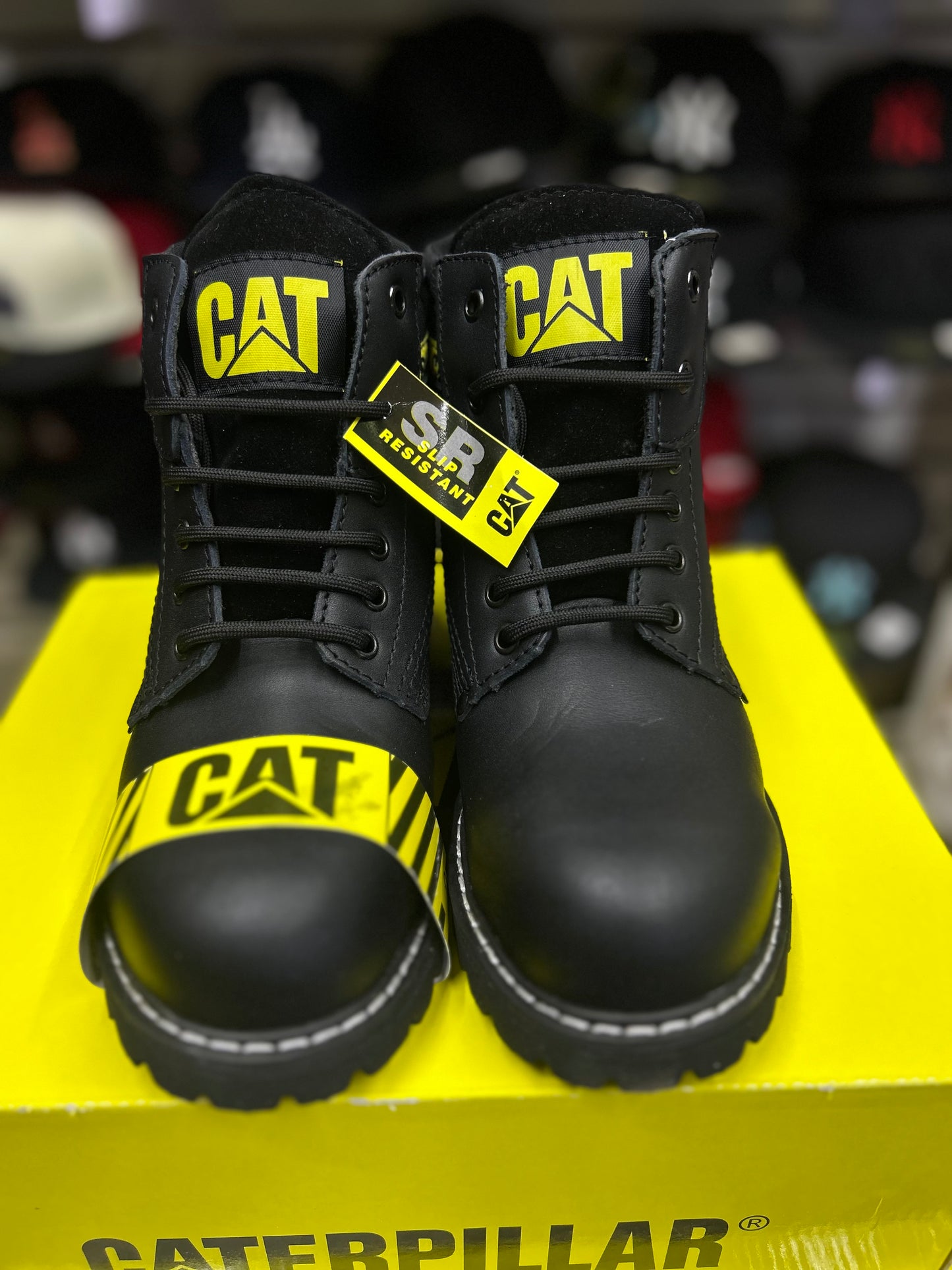 BOTAS NACIONALES ESTILO CATERPILLAR NEGRAS
