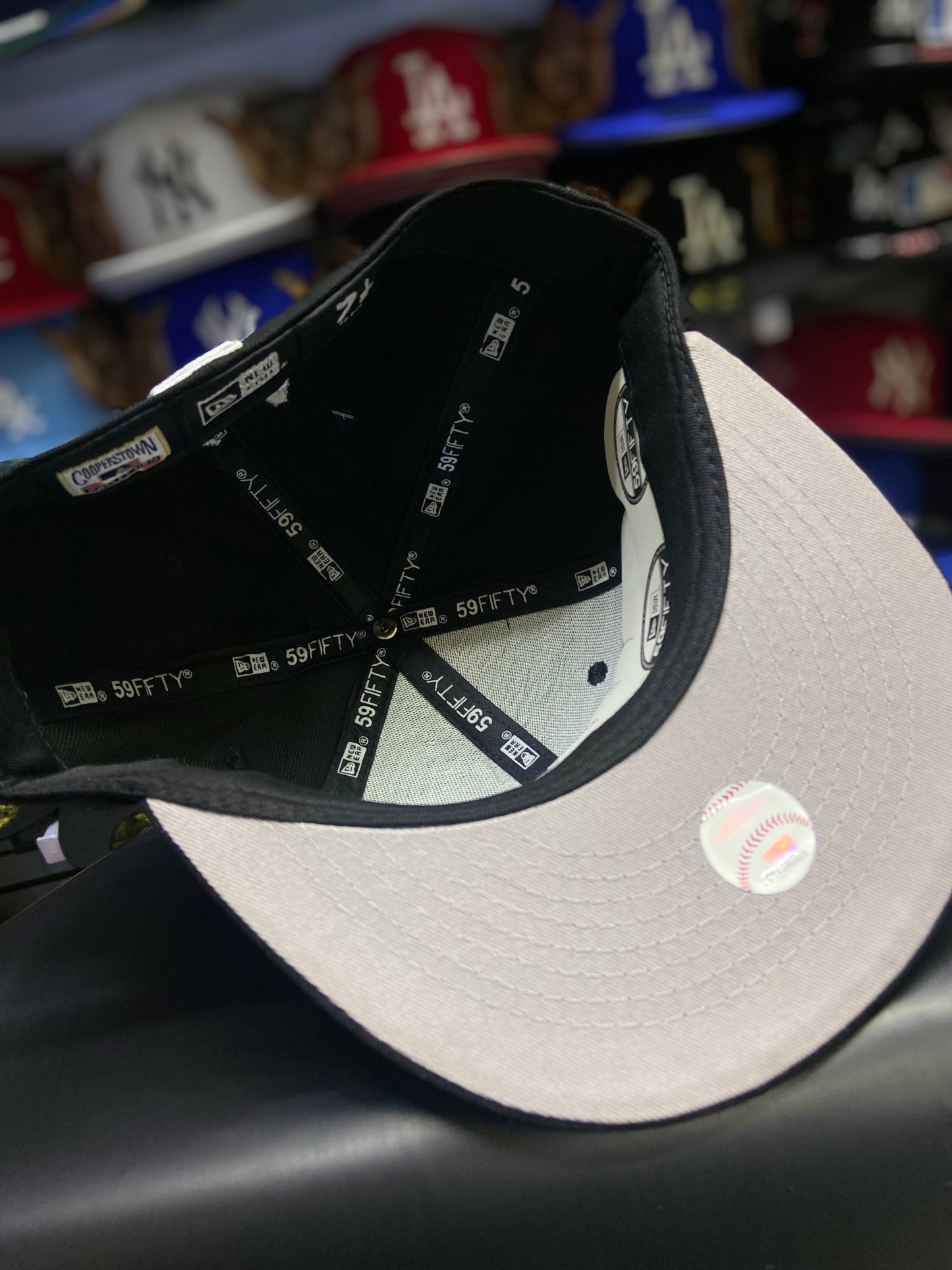 59FIFTY de color negro, con el logo de los Florida Marlins