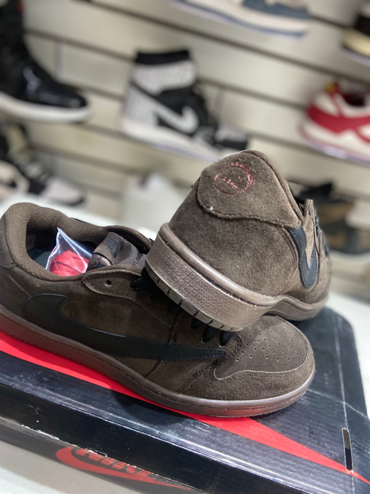 TENIS NACIONAL TIPO NIKE TRAVIS SCOOT VELVET BROWN