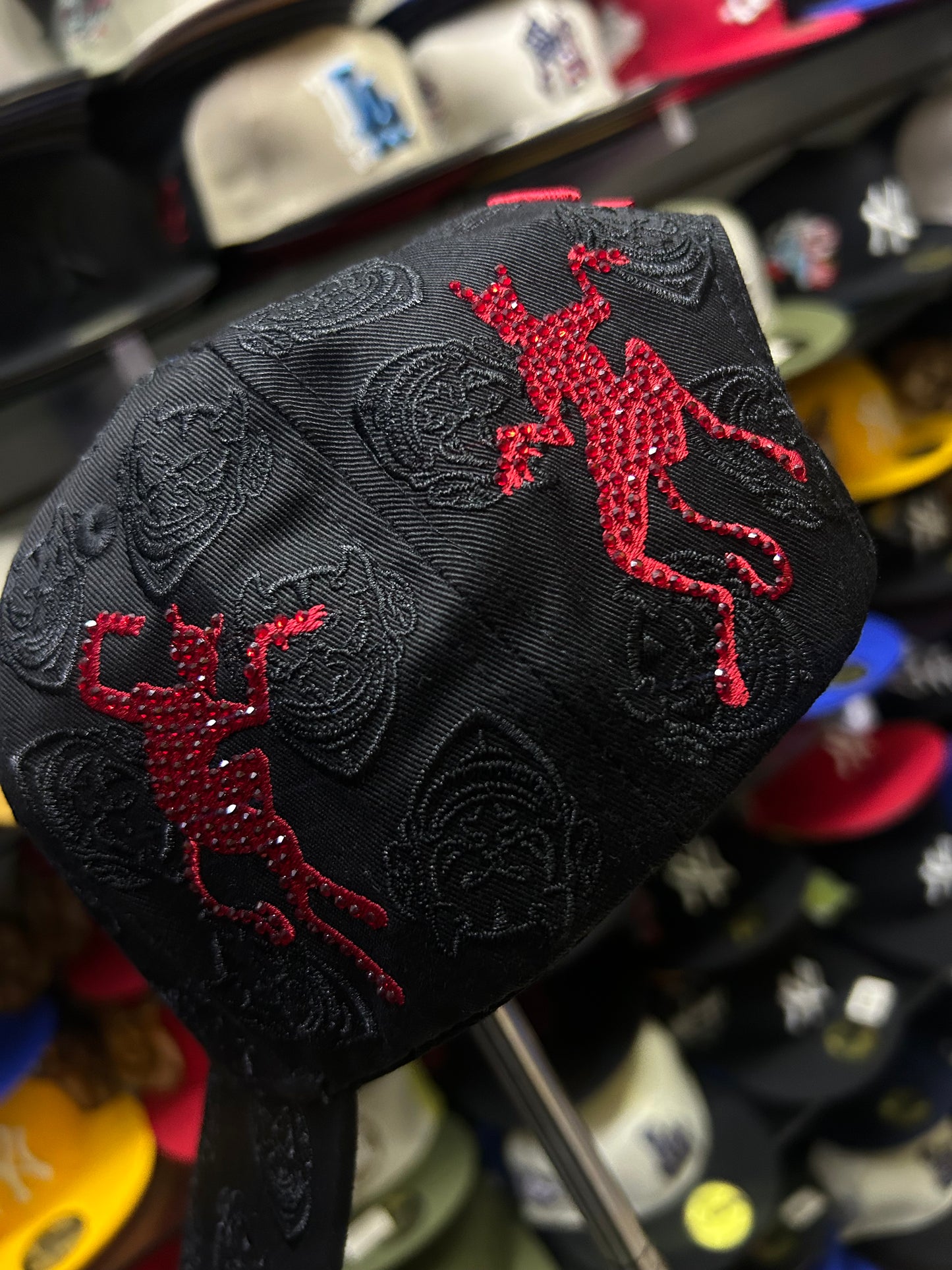 Lucifer Version 2 Negra Velvet de Chucky Hats