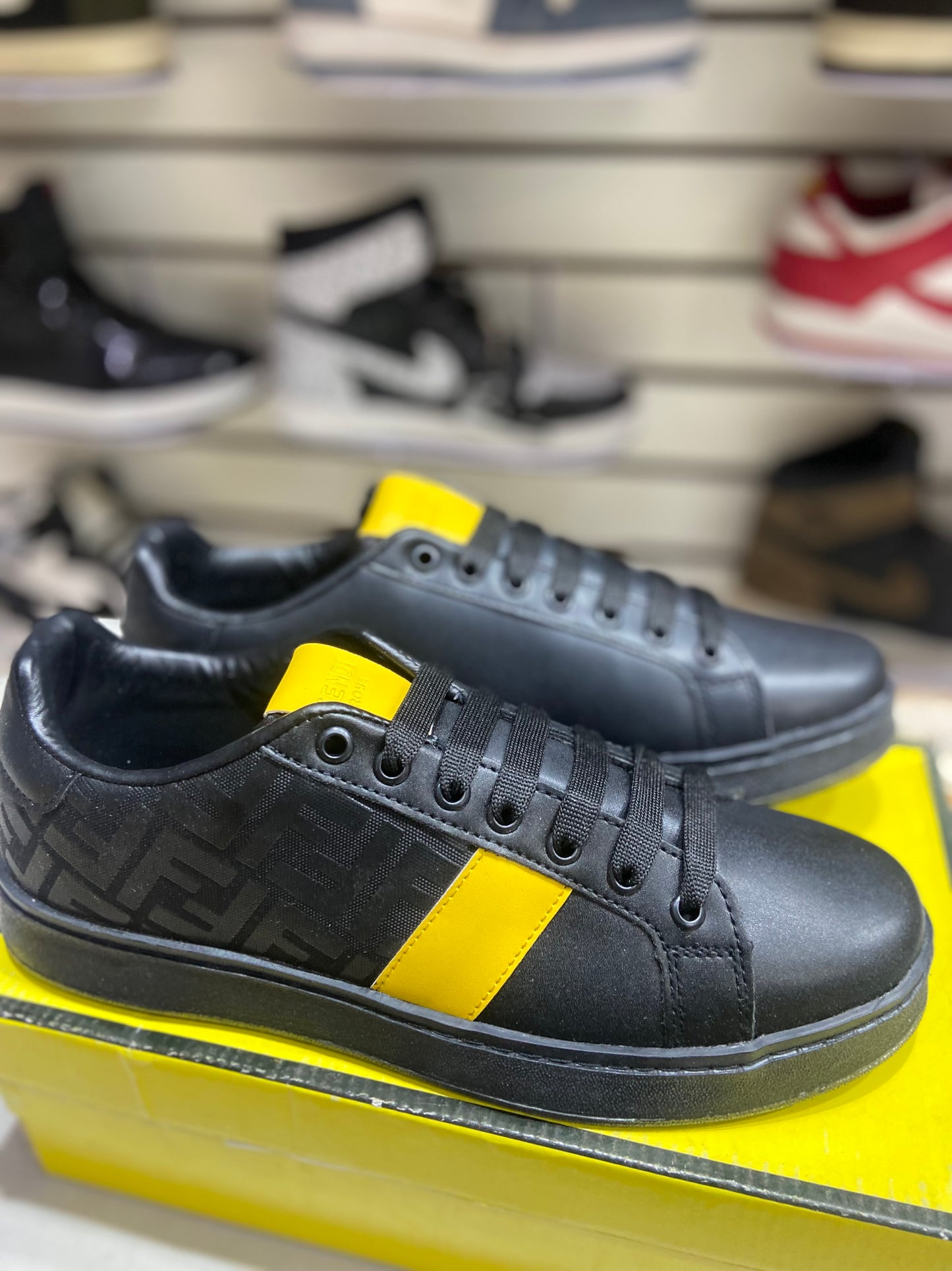 TENIS NACIONAL TIPO FENDI NGR AMRLL