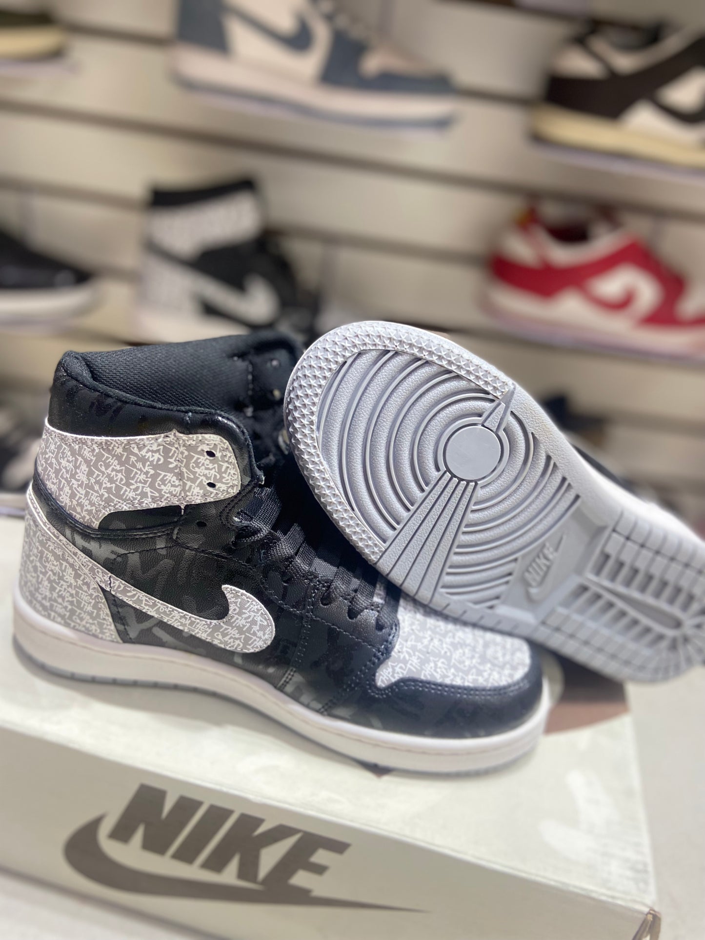 TENI NACIONAL TIPO NIKE JORDAN REBELLIONARE
