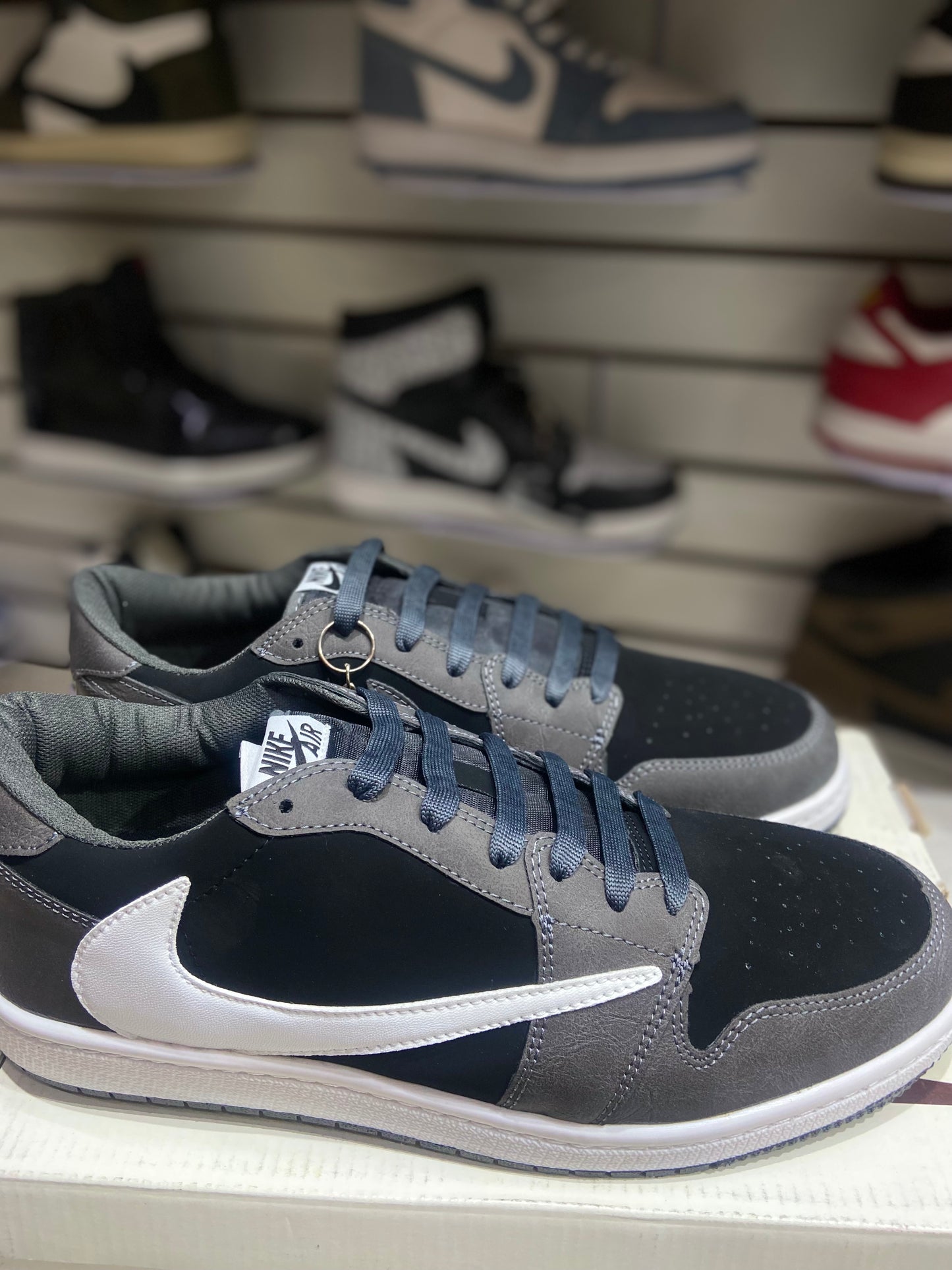 TENIS NACIONAL TIPO JORDAN PHANTOM GRIS NEGRO BCO