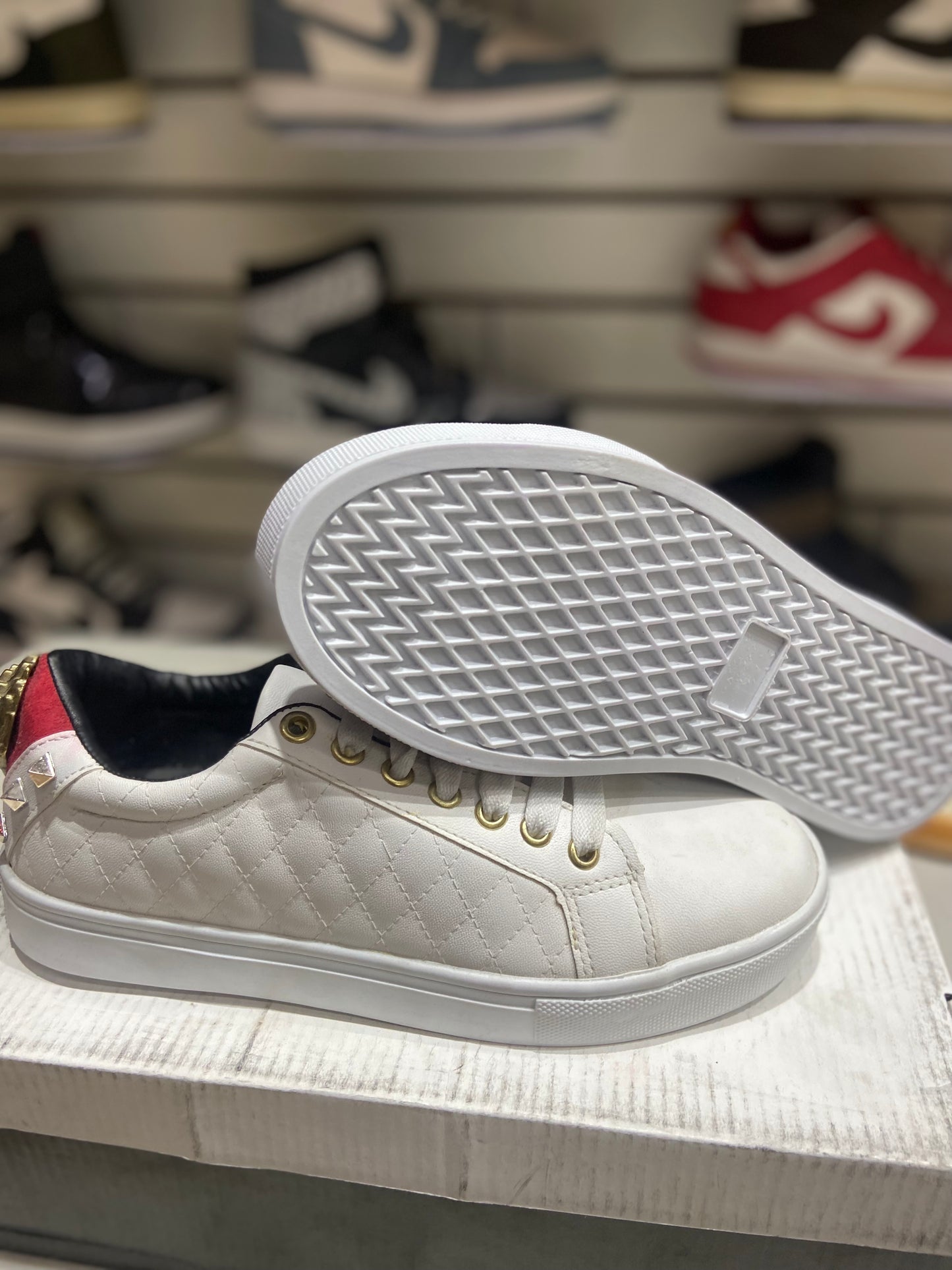 TENIS NACIONAL TIPO KURT GEIGER ÁGUILA BLACO