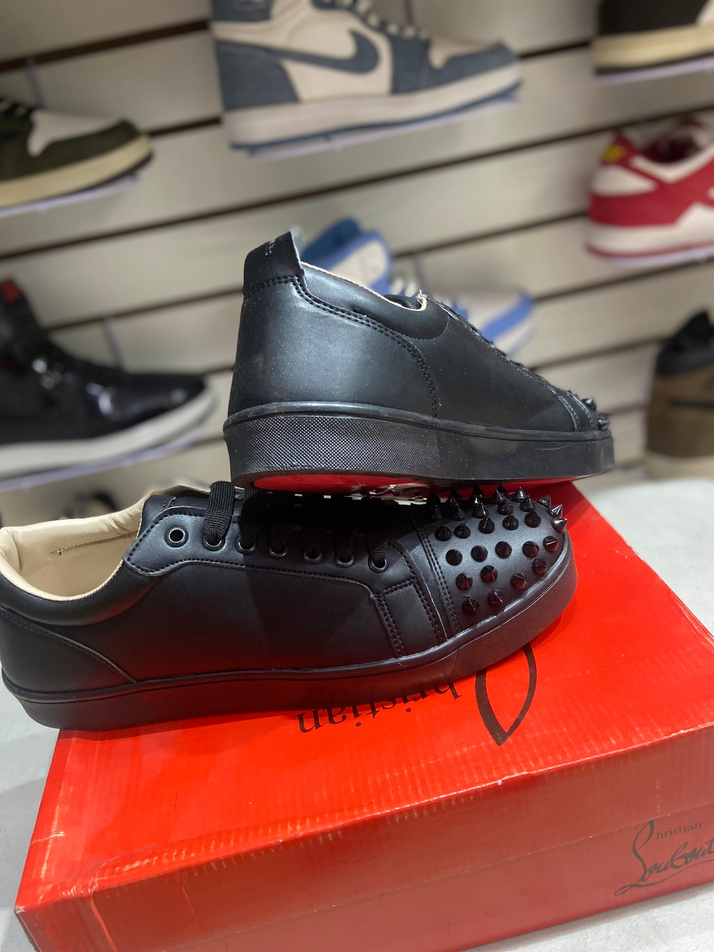 TENIS NACIONALES TIPO SUELA ROJA