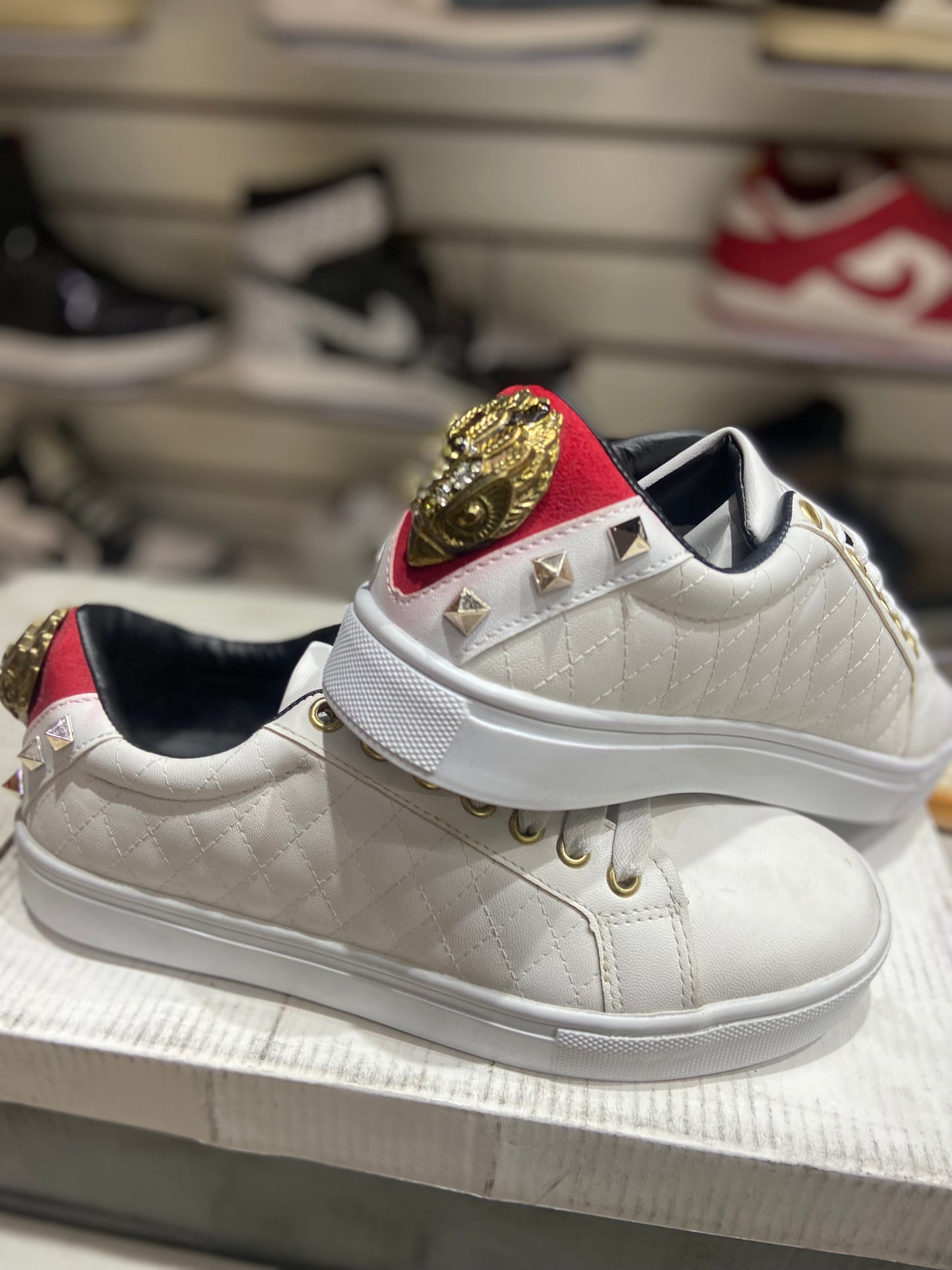 TENIS NACIONAL TIPO KURT GEIGER ÁGUILA BLACO