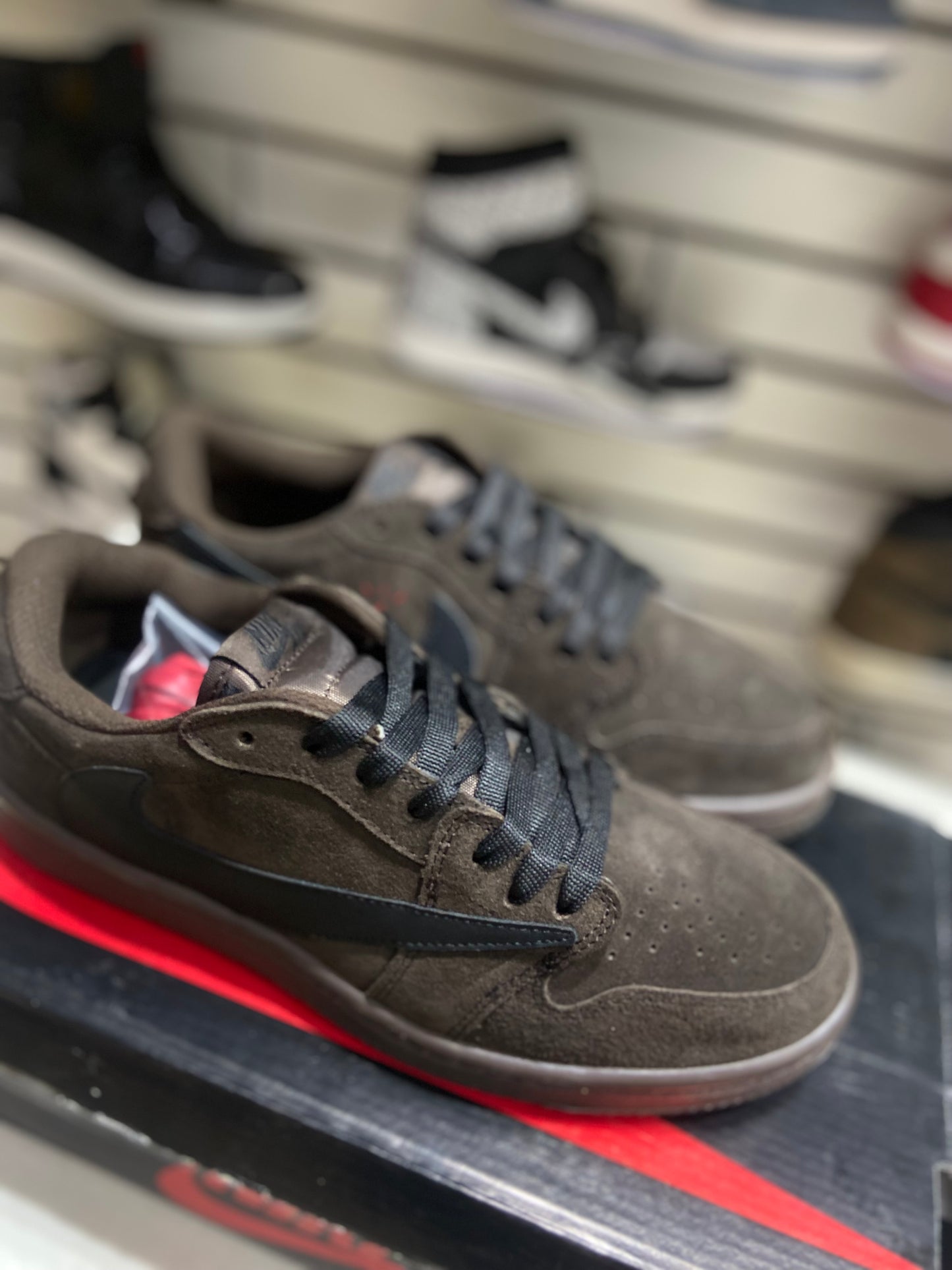 TENIS NACIONAL TIPO NIKE TRAVIS SCOOT VELVET BROWN