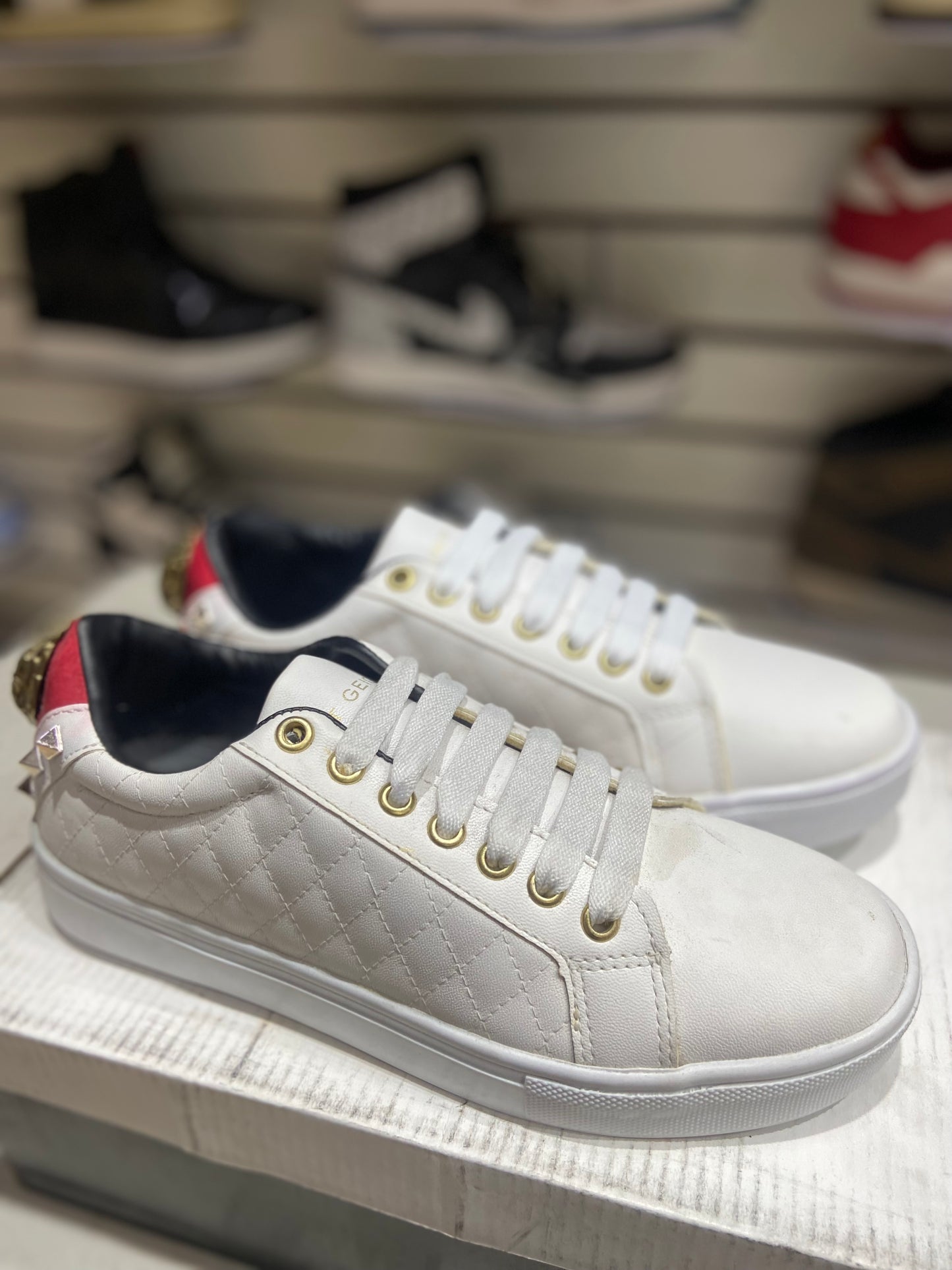 TENIS NACIONAL TIPO KURT GEIGER ÁGUILA BLACO
