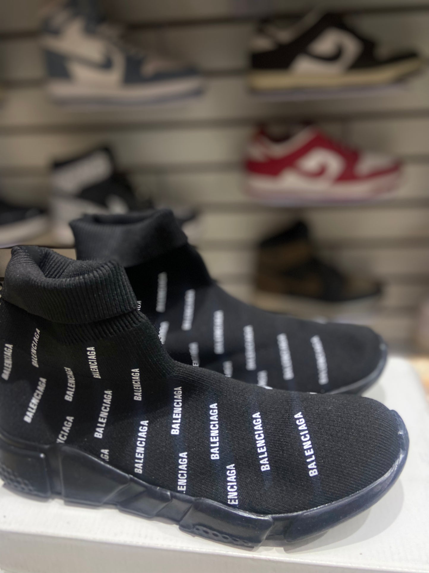 TENIS NACIONAL TIPO VALENCIAGA LETRAS