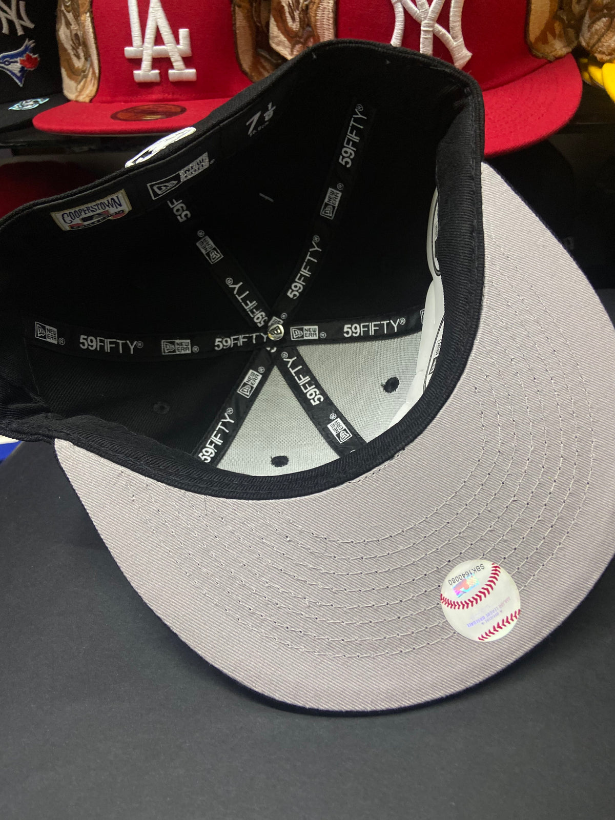 Gorra 59FIFTY en color negro LA