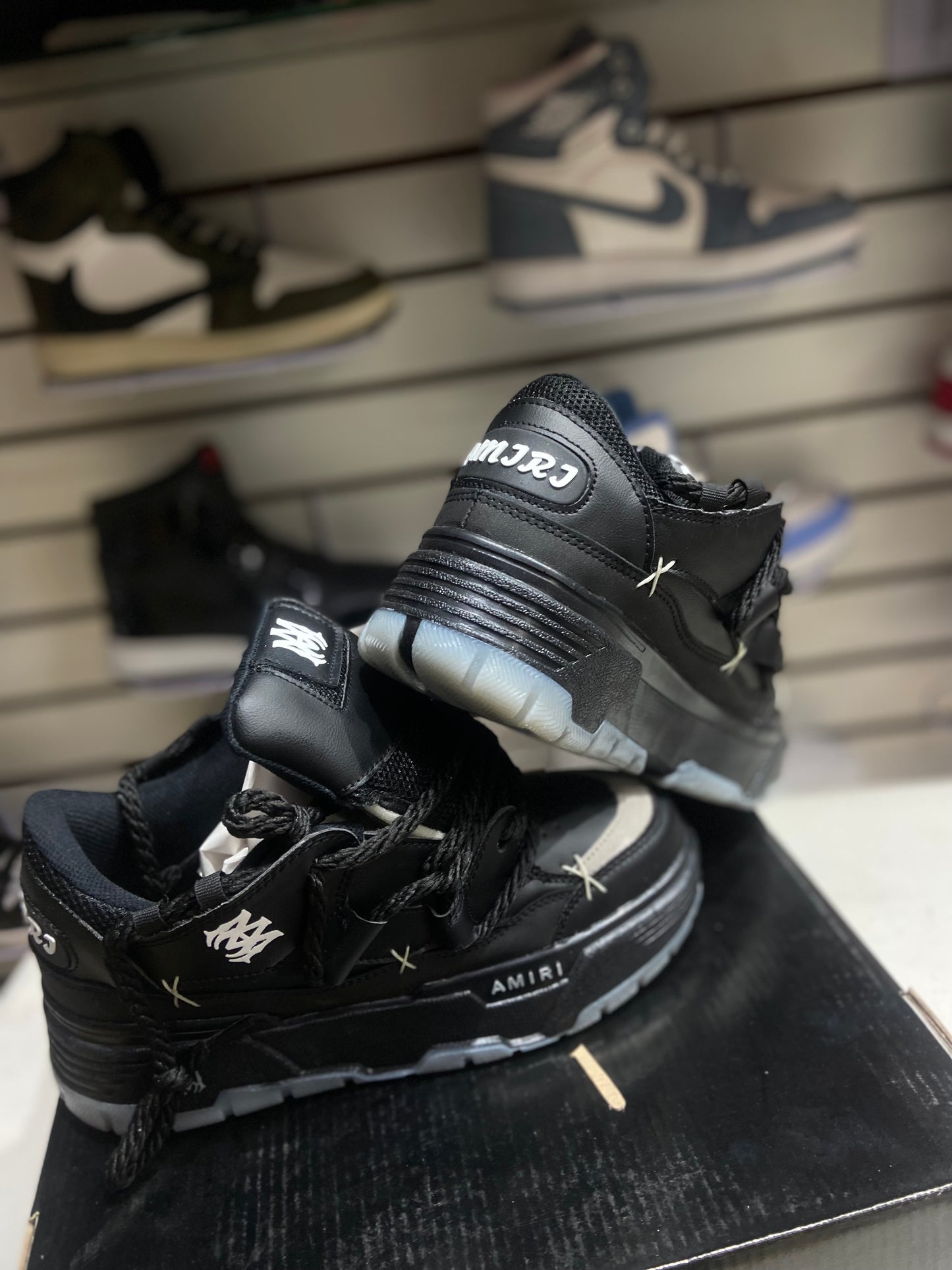 TENIS NACIONAL TIPO AMIRI