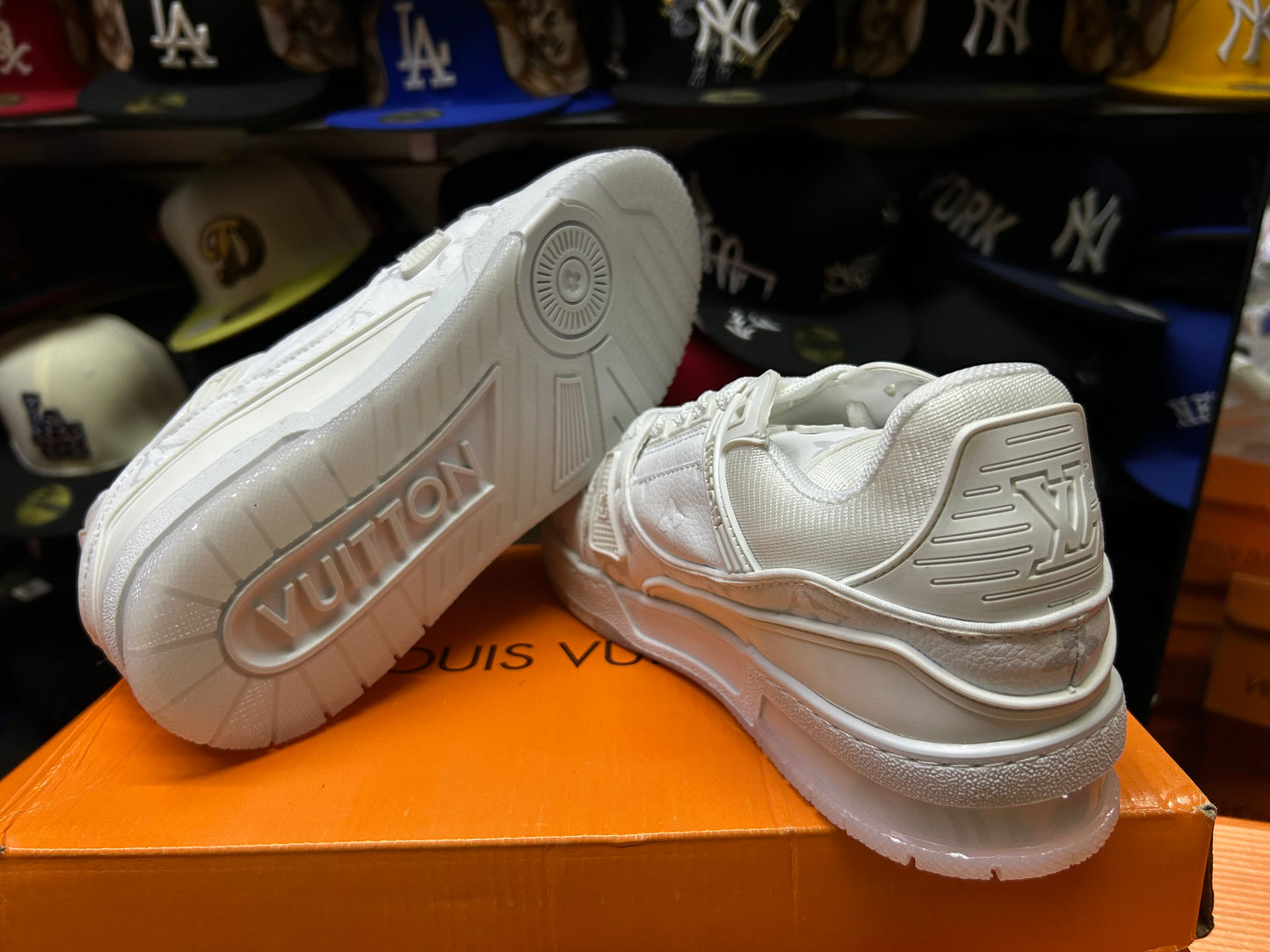 TENIS NACIONAL TIPO LOUIS VUITTON BLANCO
