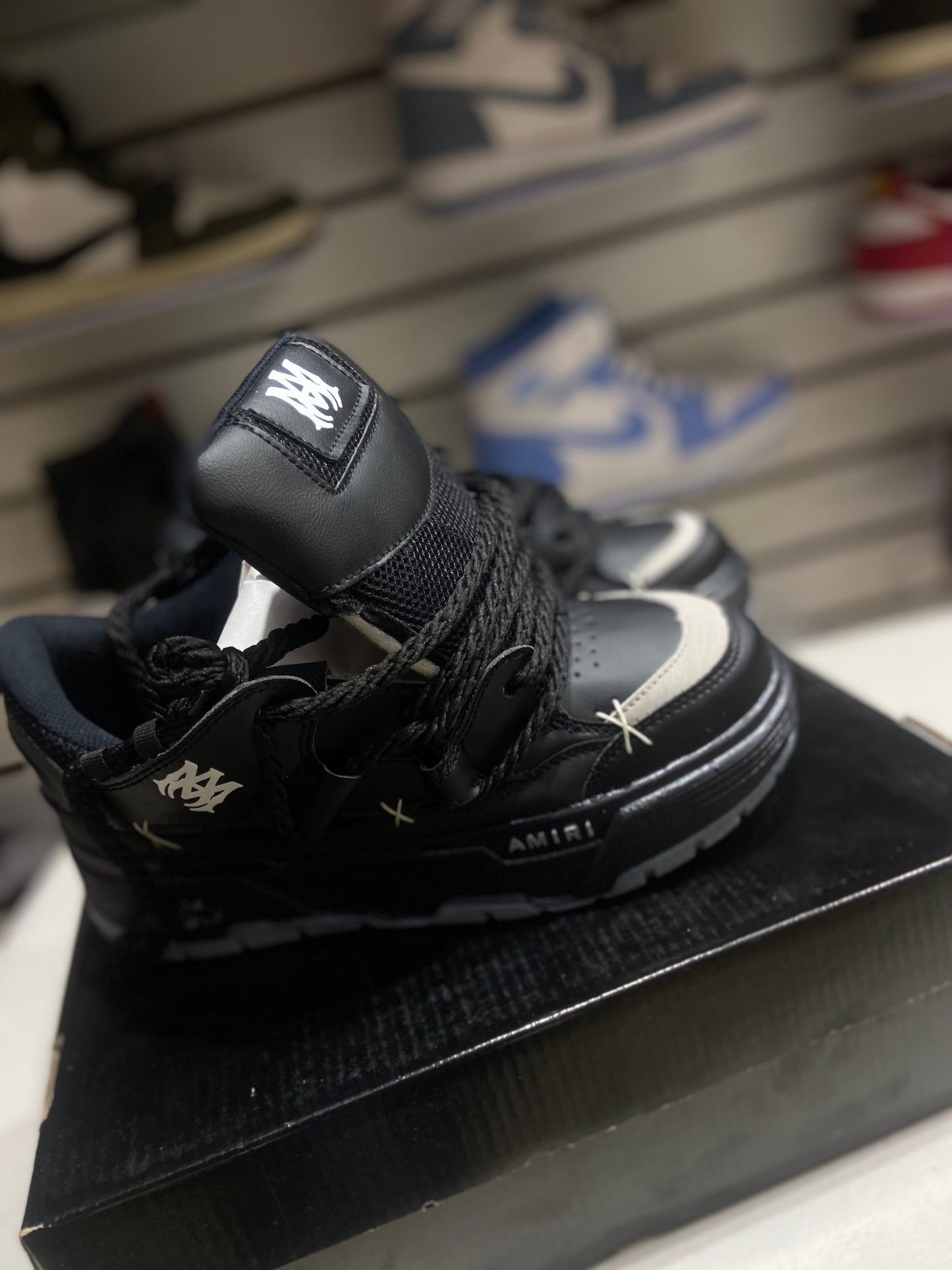 TENIS NACIONAL TIPO AMIRI