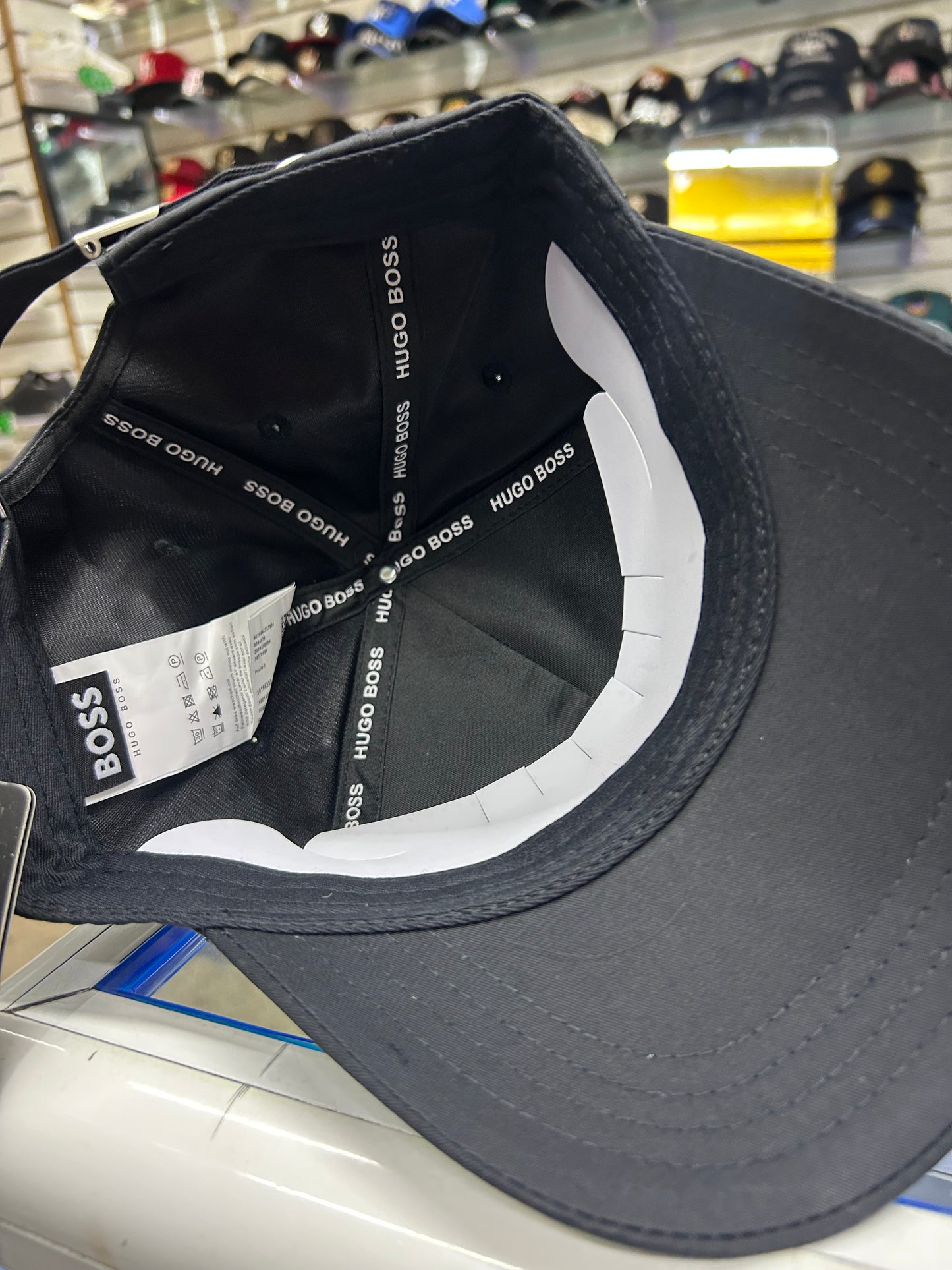 Gorra Boss negra bordado