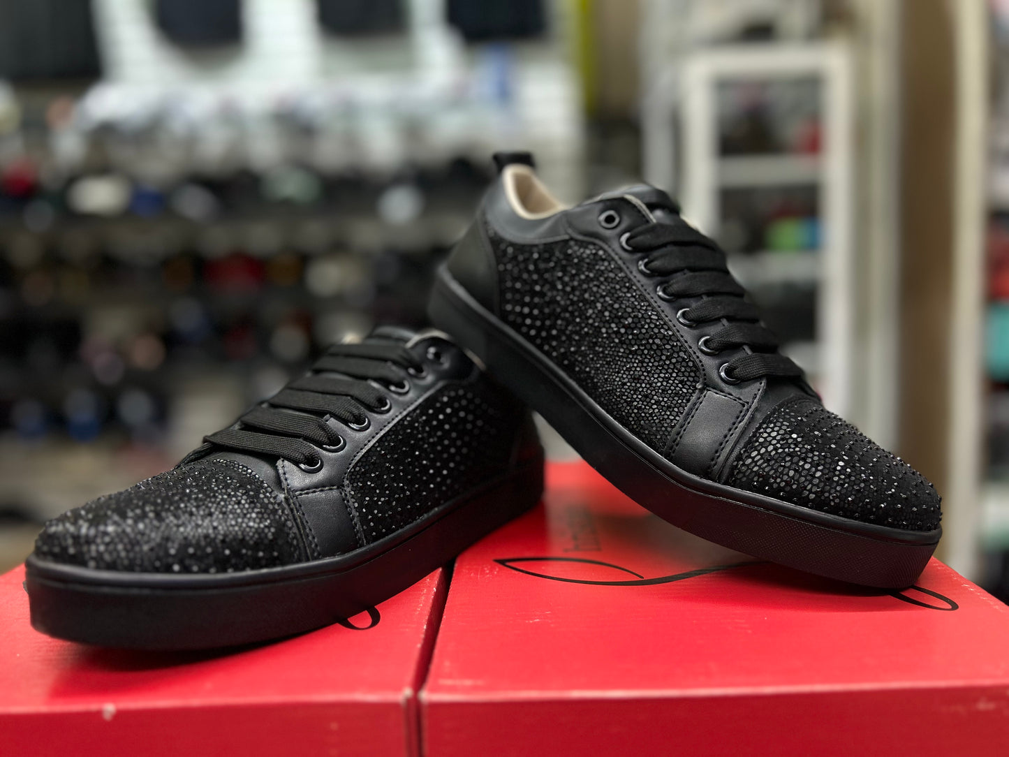 Tenis nacional Suela Roja negro con piedra