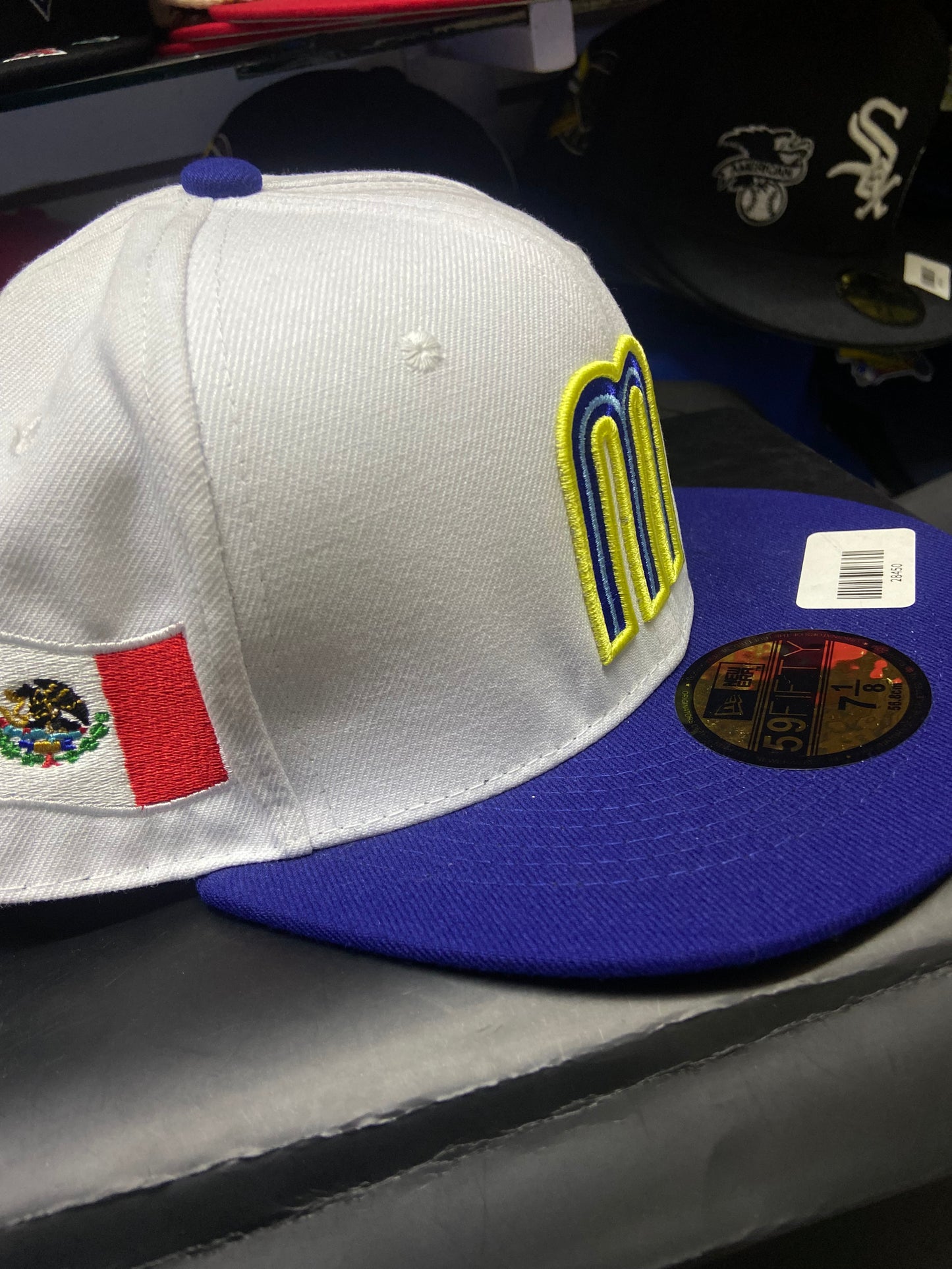59FIFTY con diseño de los Marías de Guadalajara. Es de ajuste exacto