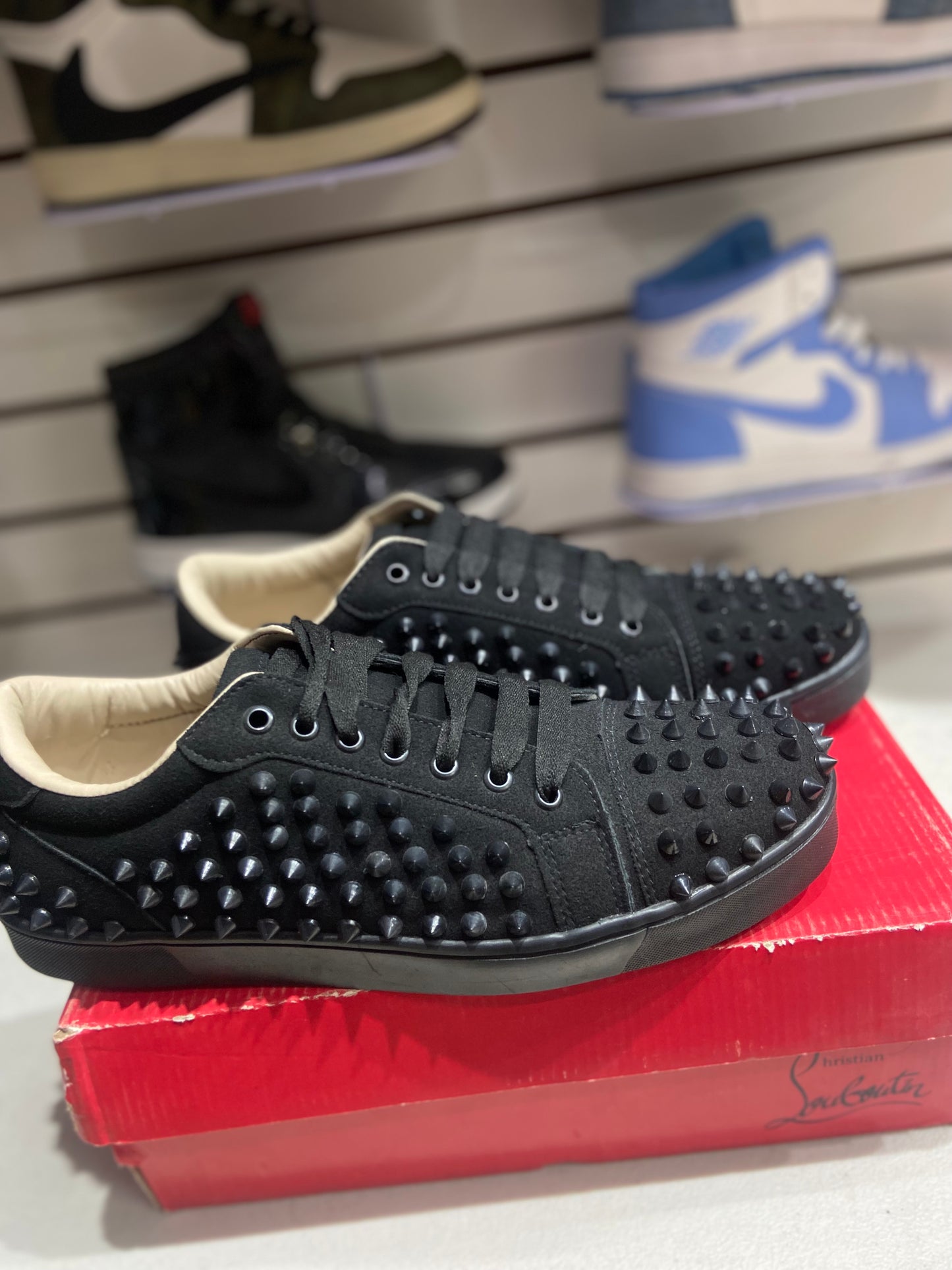 TENIS NACIONAL TIPO ZUELA ROJA GAMUZA PICOS TOTAL