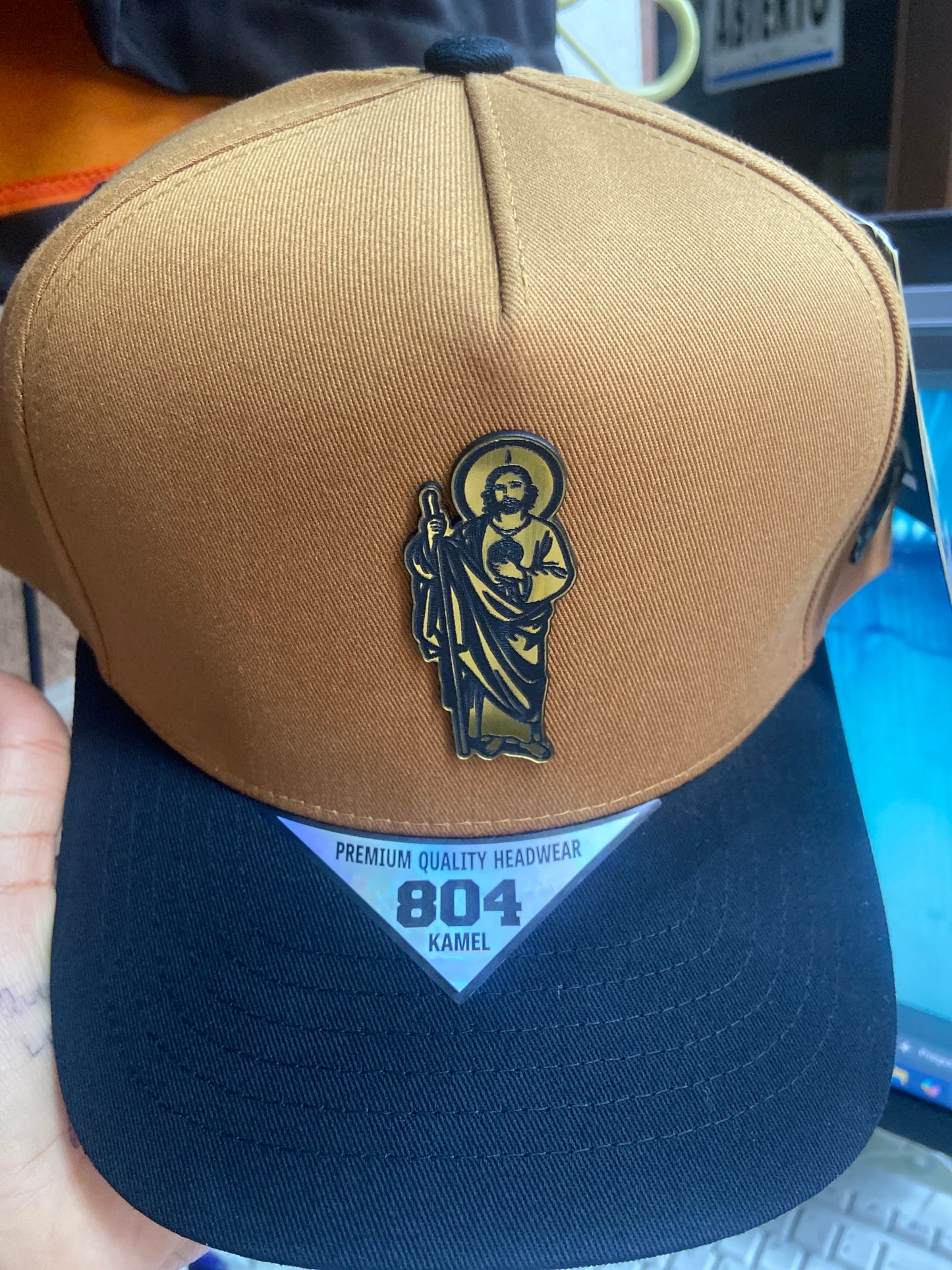 Gorra san judas placa dorada