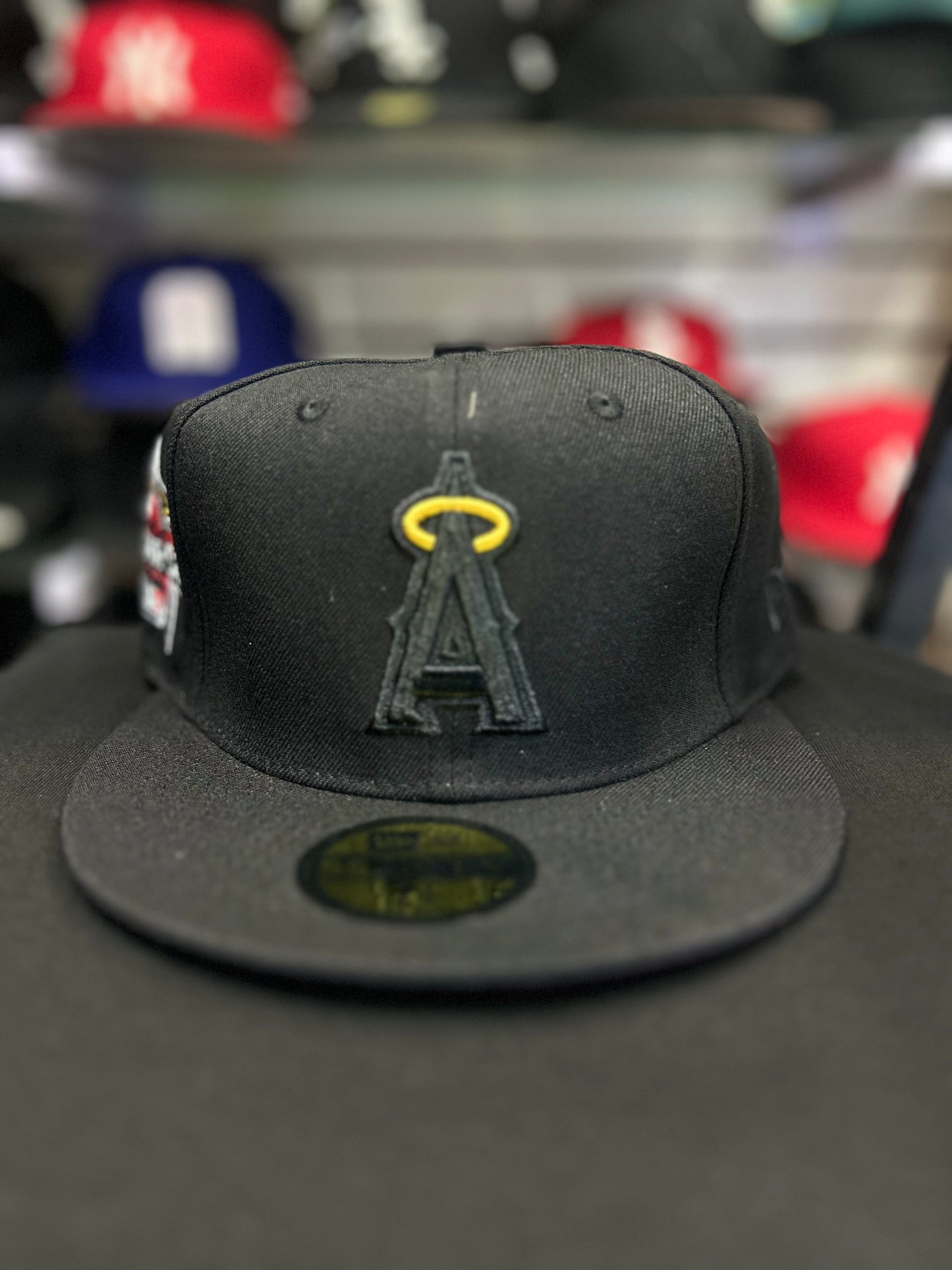 Gorra 59FIFTY Los Angeles Angels Blackout
