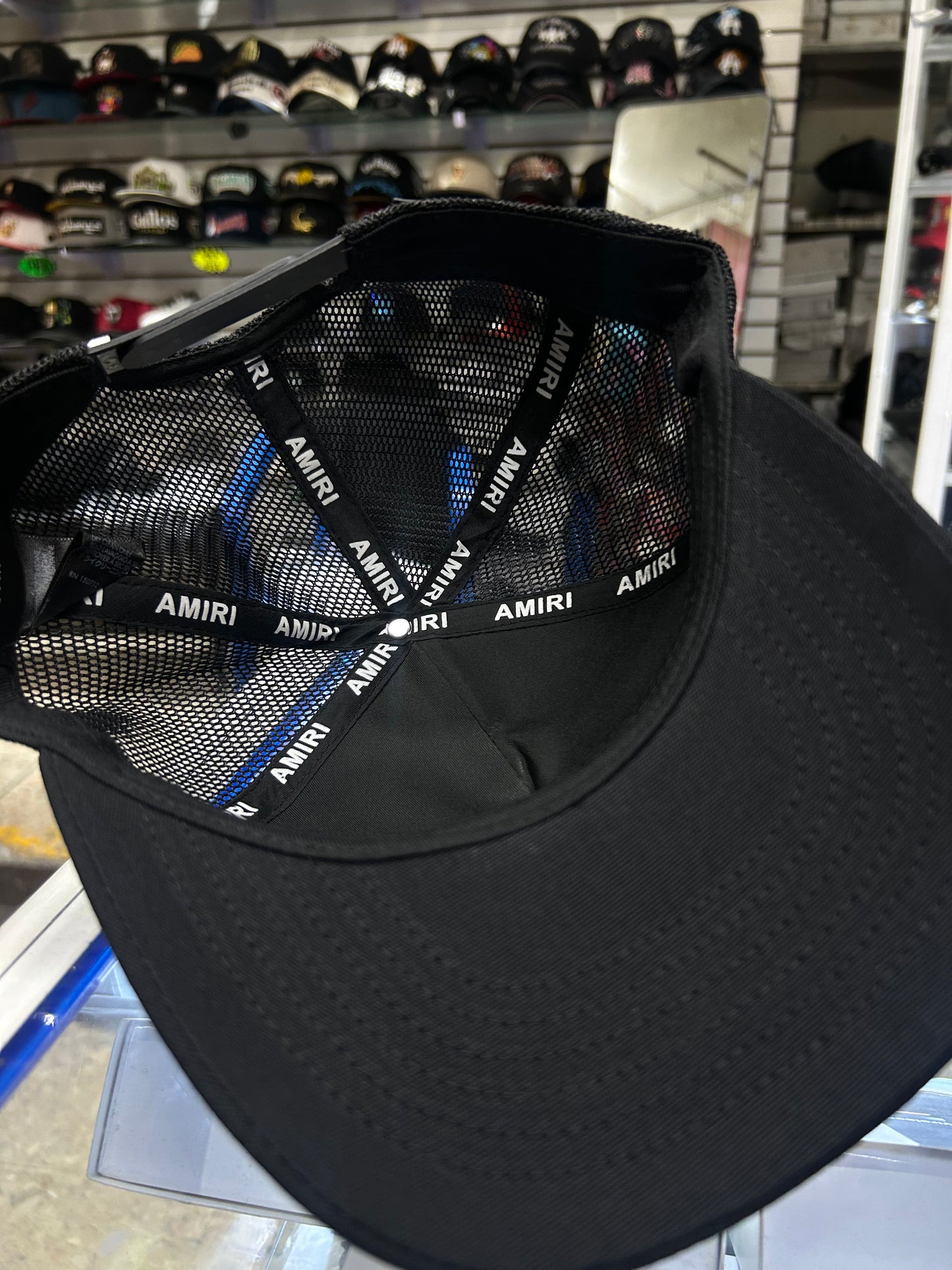 Gorra Amiri estrellas diamantadas