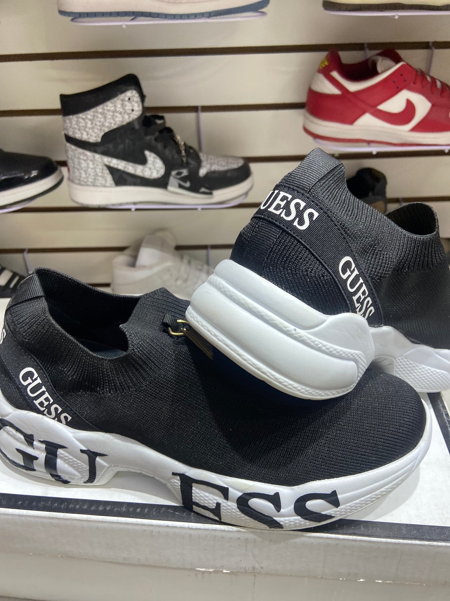 TENIS NACIONAL TIPO GUEES NEGRO