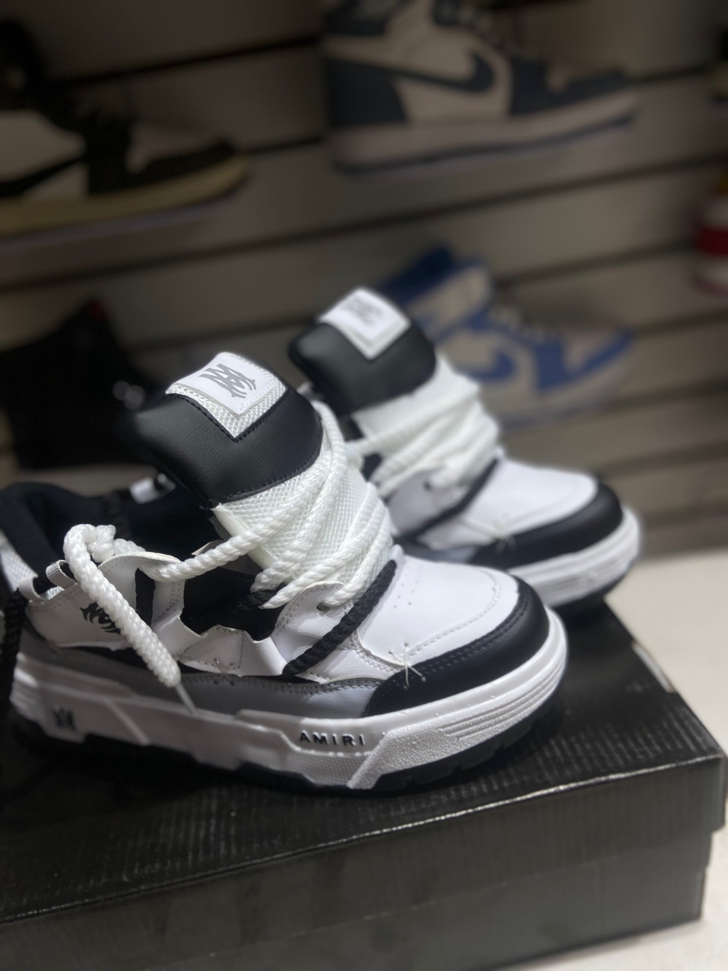 TENIS NACIONAL TIPO AMIRI