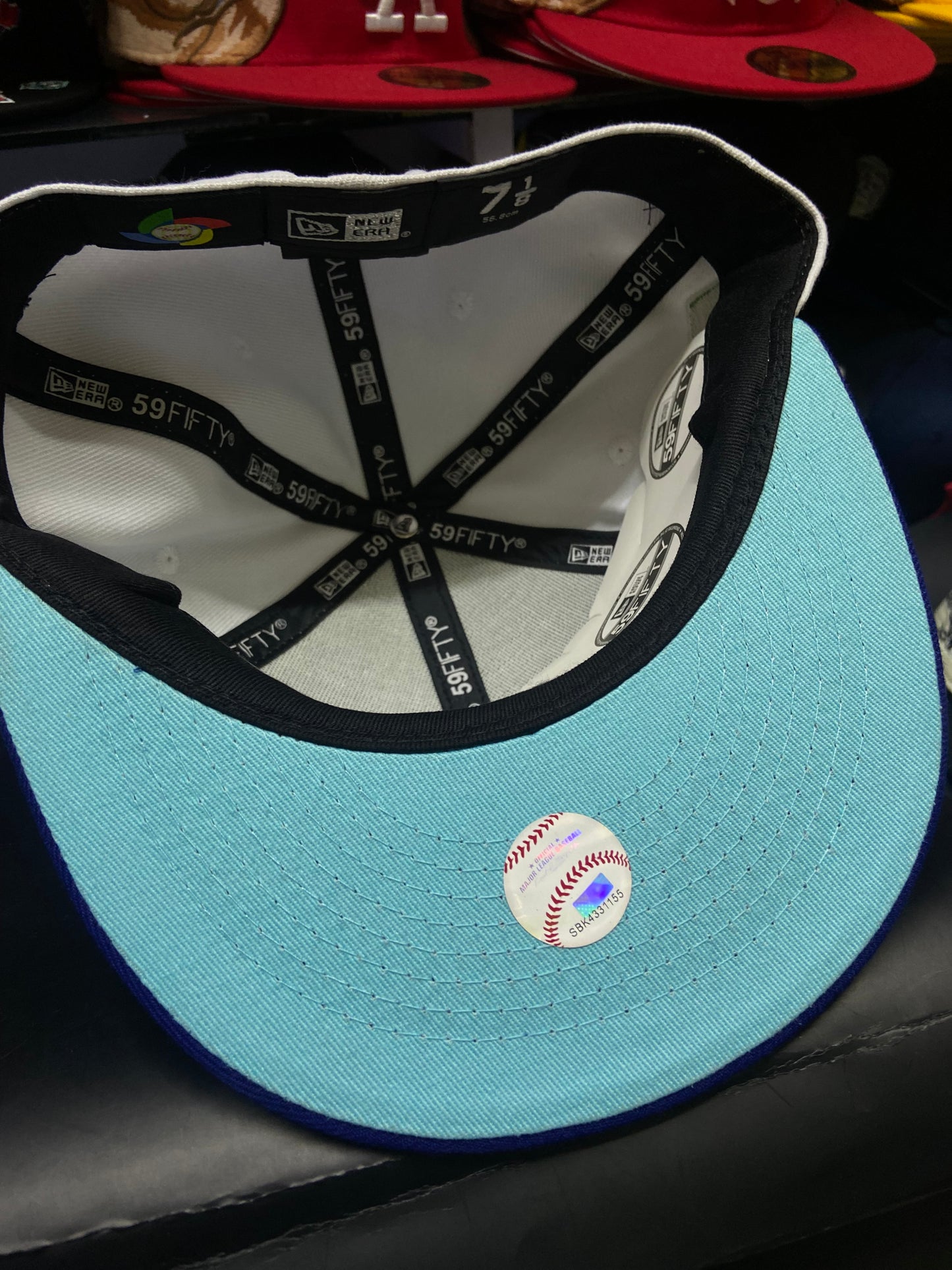 59FIFTY con diseño de los Marías de Guadalajara. Es de ajuste exacto