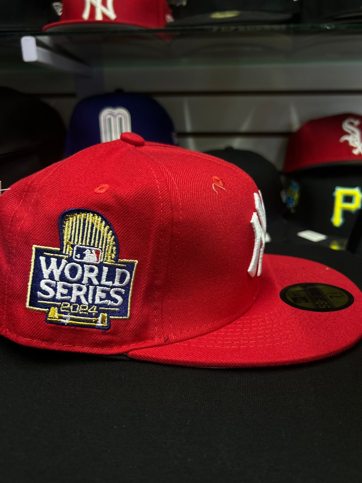 🧢 Gorra roja estilo fitted - NY Clásico