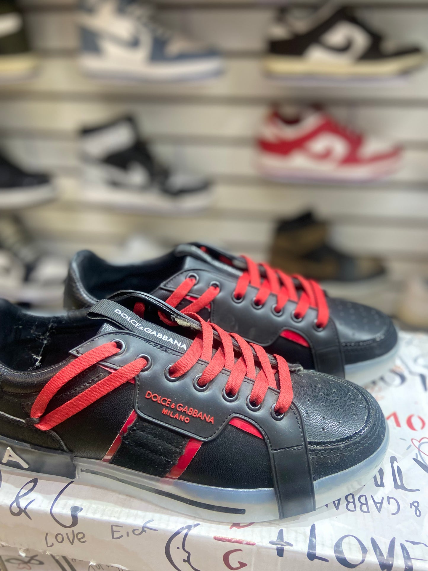 TENI NACIONAL TIPO DOLCE GABBANA NEGRO ROJO