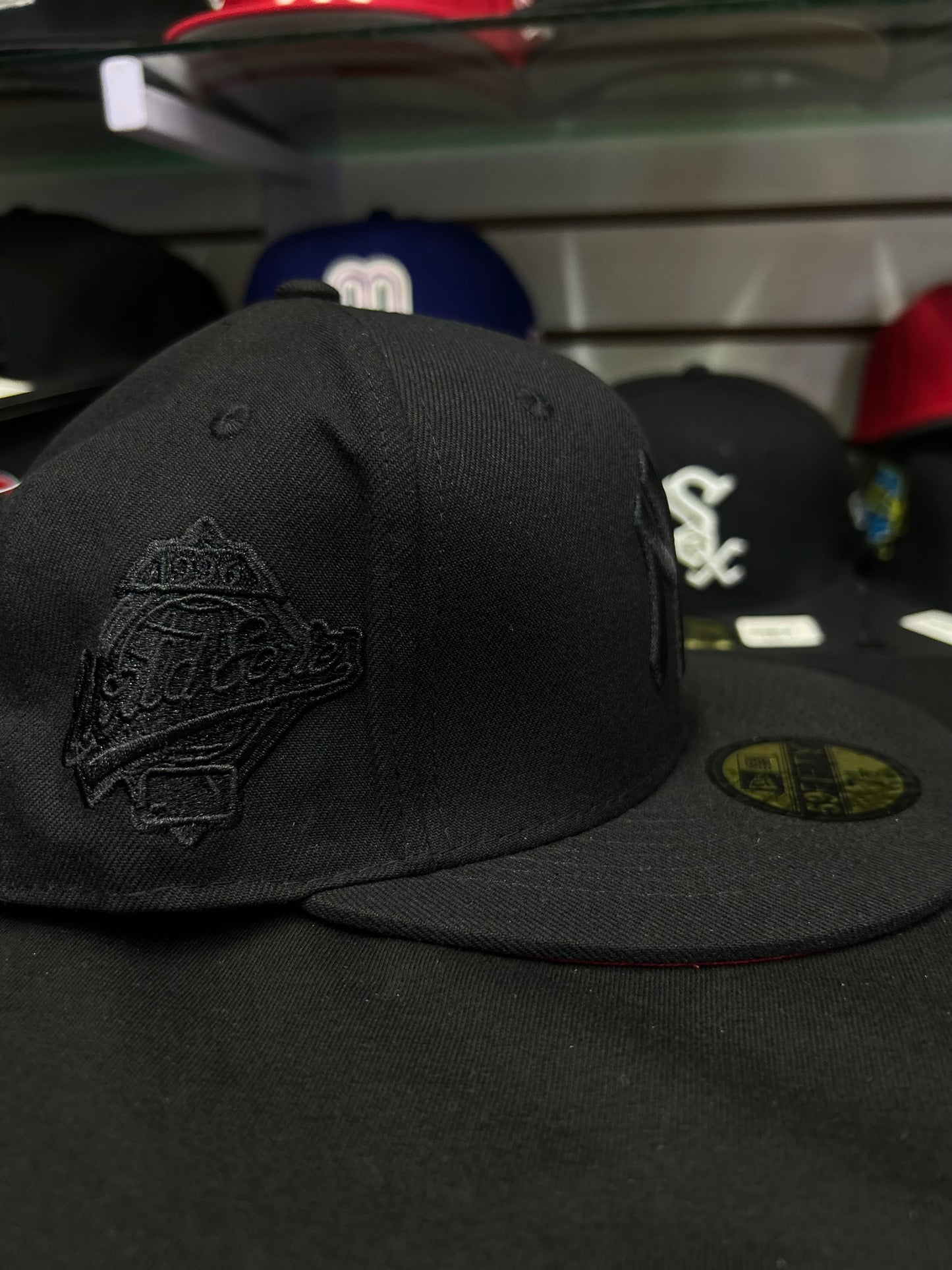 🧢 Gorra 59FIFTY full black tono sobre tono