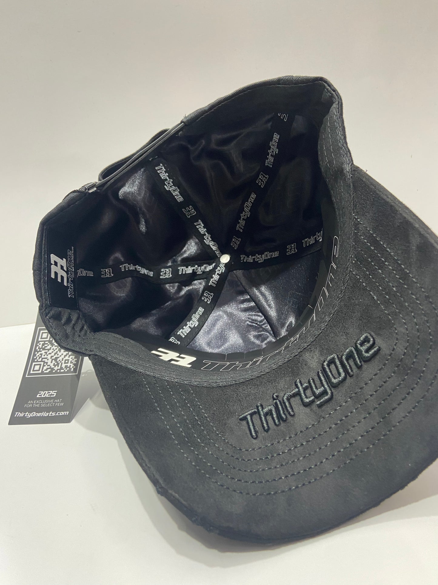 31 HATS FLAMES TOTAL BLACK