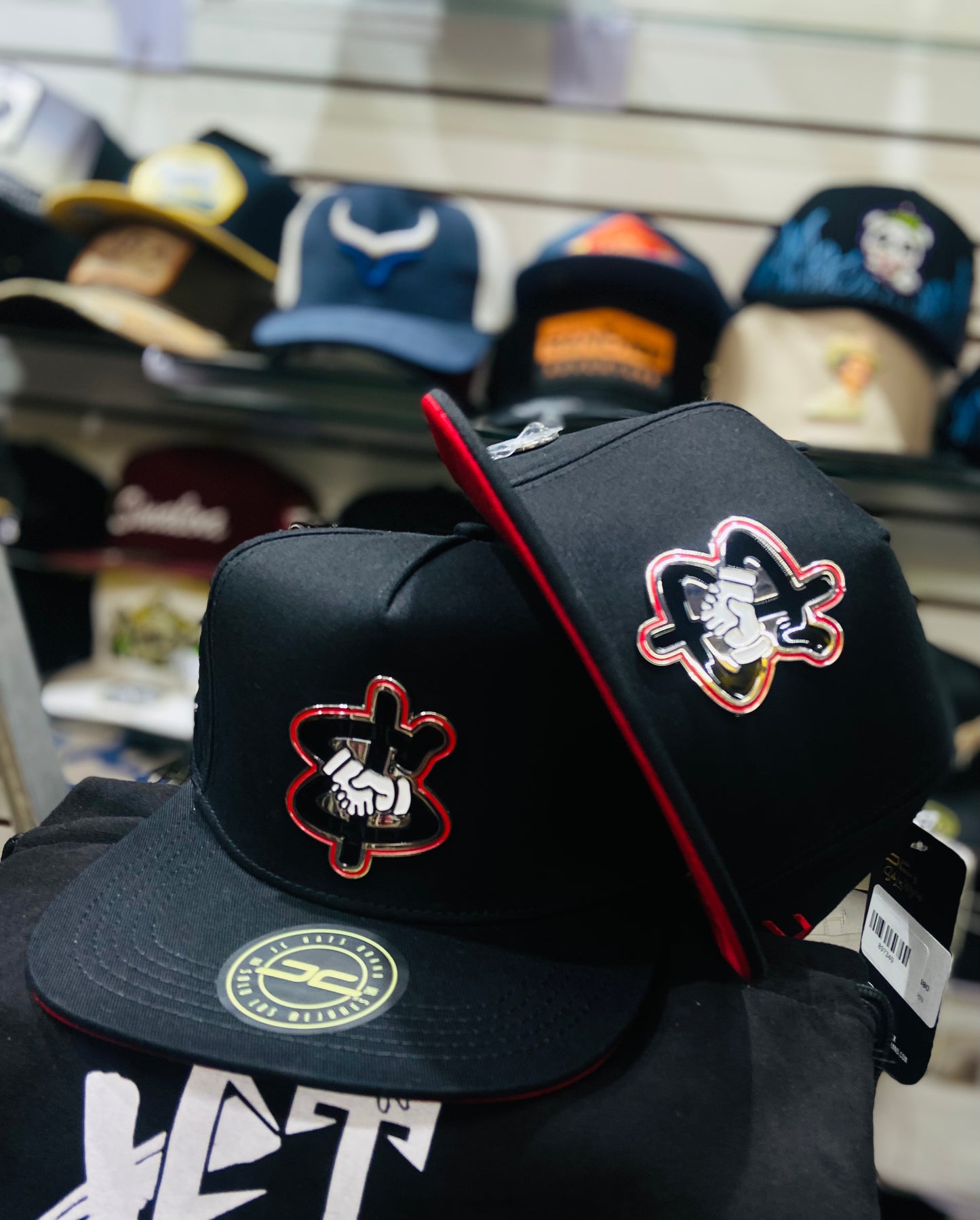Gorra JC Hats “Business Black Red” – Elegancia y Poder en una Snapback 🔥🤝