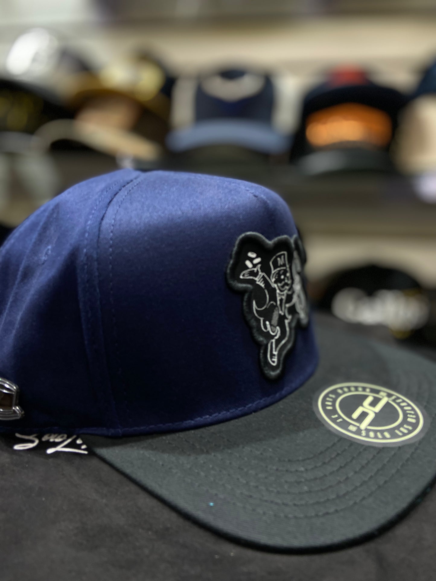 Gorra JC Hats “Monopoly” – Estilo y Poder en una Snapback 💰🔥