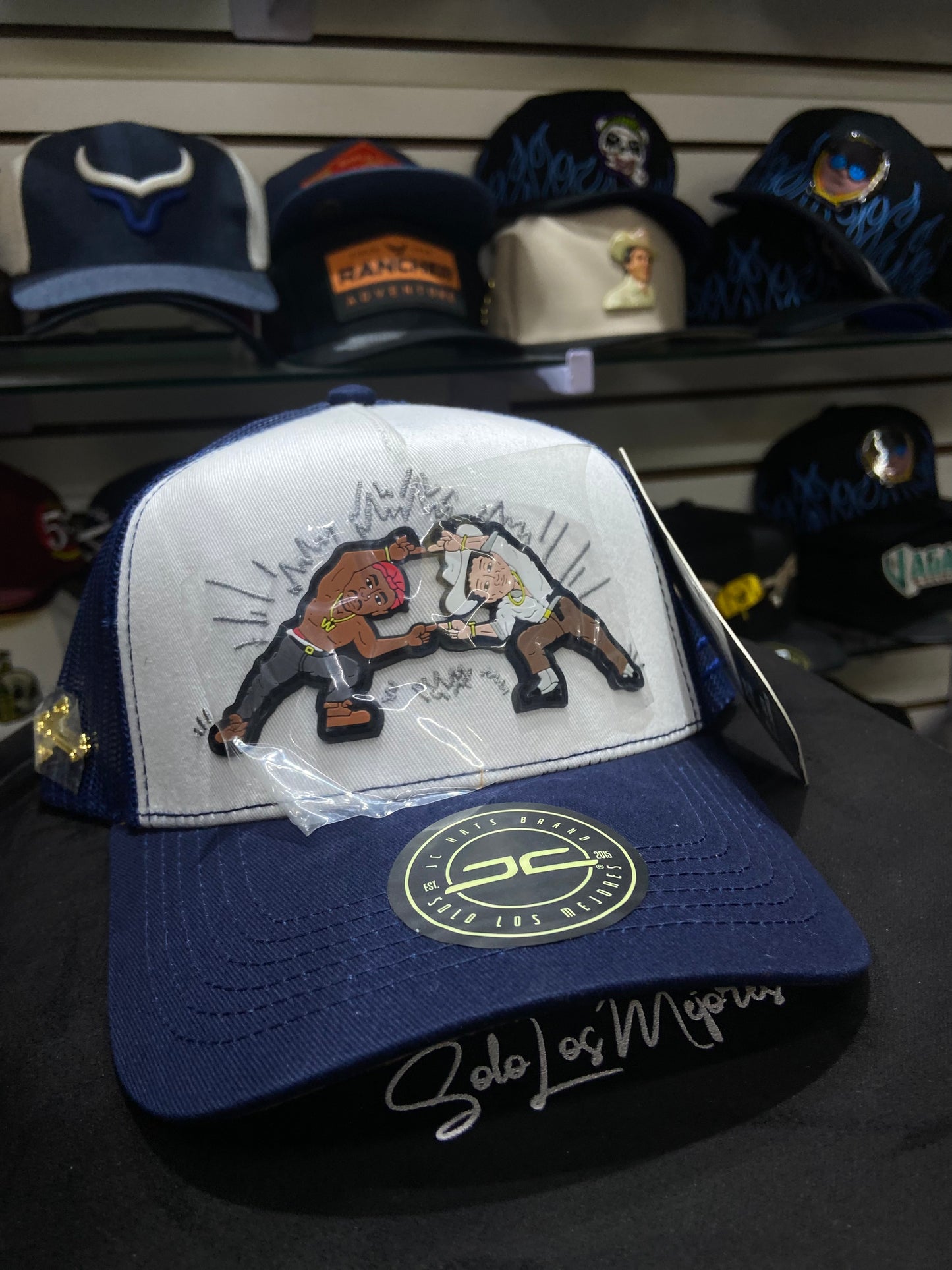 Gorra JC Hats “Corridos Life” Azul Marino con Blanco – La Fusión del Rap y Regional Mexicano 🔥🎶