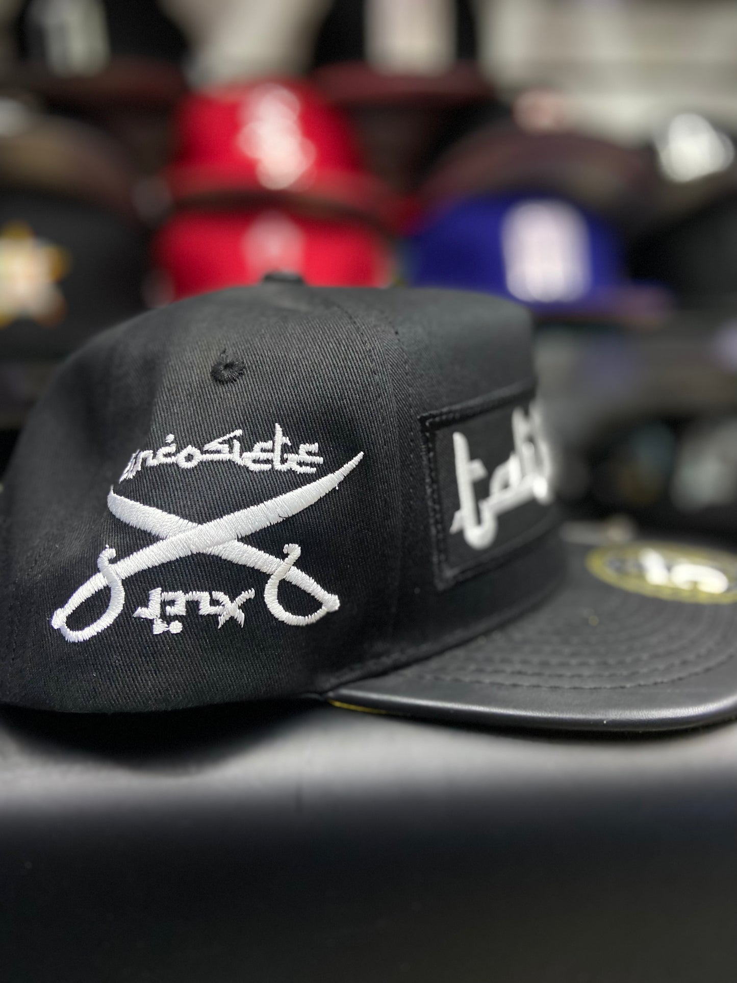 Gorra 5.7 - Modelo Talibanes Negra ⚫🔥💣