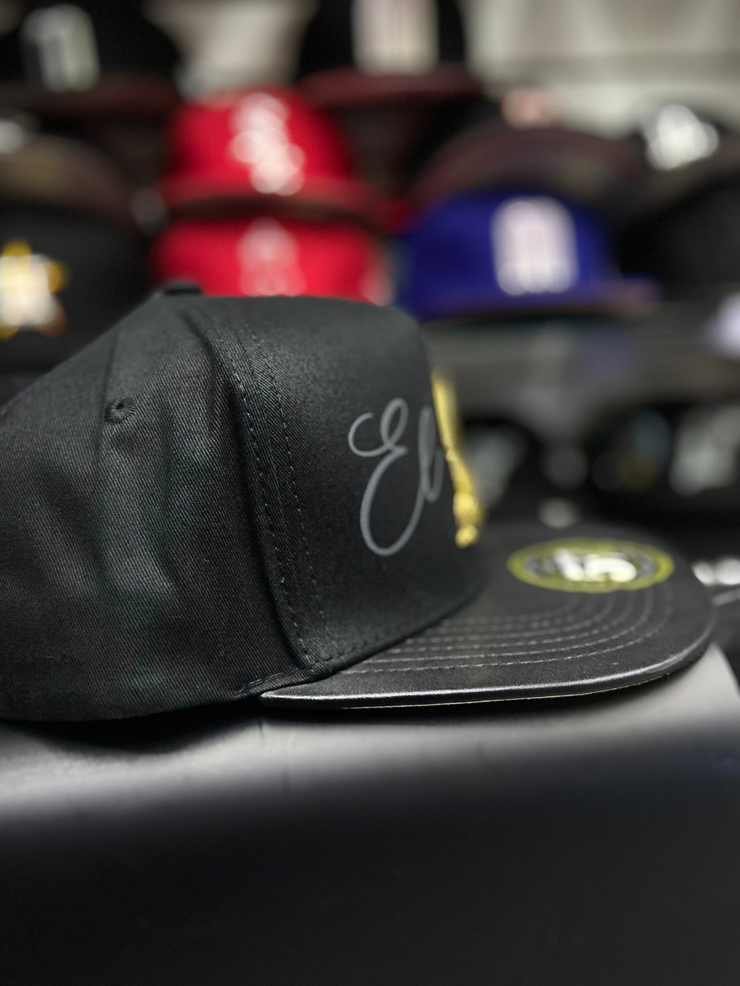 Gorra 5.7 - Modelo El Alacrán Plana 🦂🔥👑