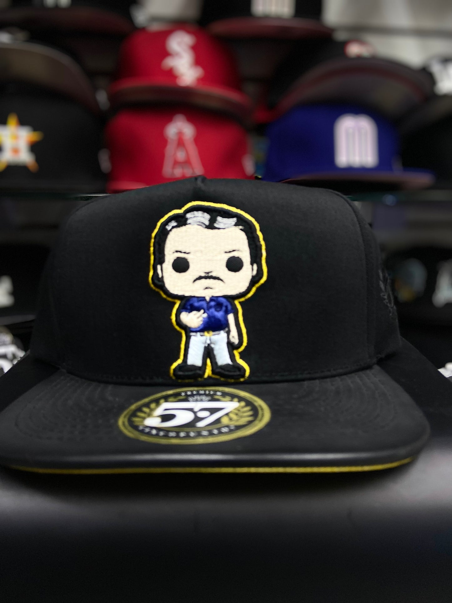 Gorra 5.7 - Modelo Funko Pop Escobar 🔥💰👑