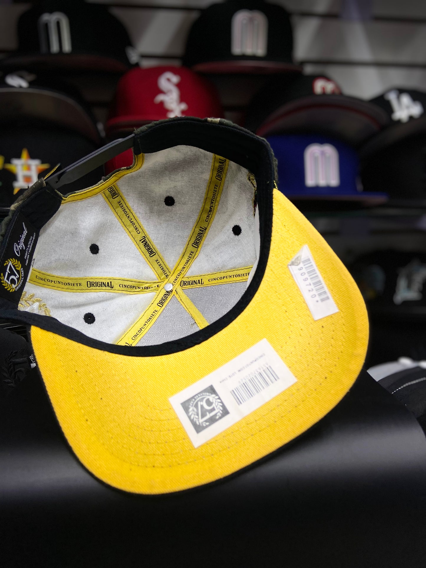 Gorra 5.7 - Modelo World Series Gallos de Combate 🐓🔥🏆