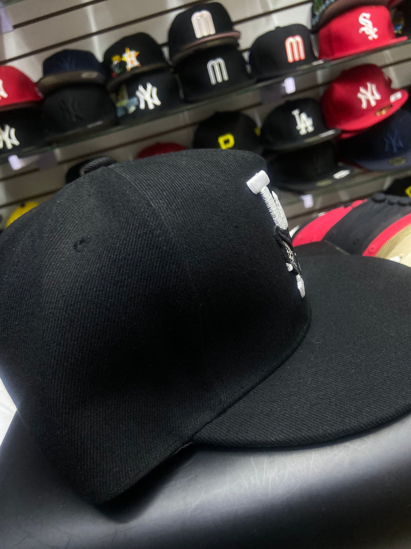 Gorra Cayler & Sons Modelo LA - Disponible en Bélico el Asunto