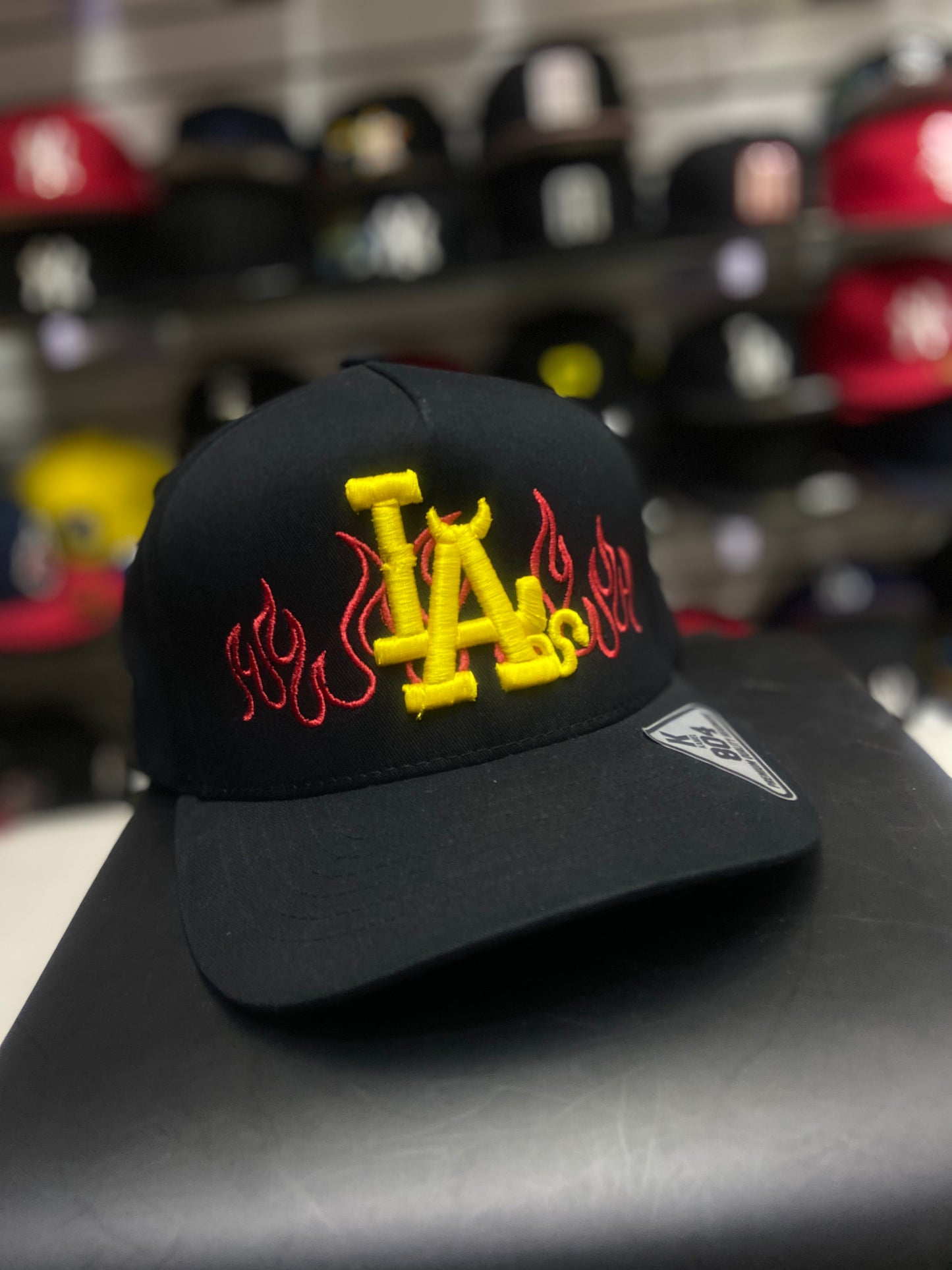 🧢 Gorra Kamel “LA en Llamas” – Fuego y Estilo 🔥