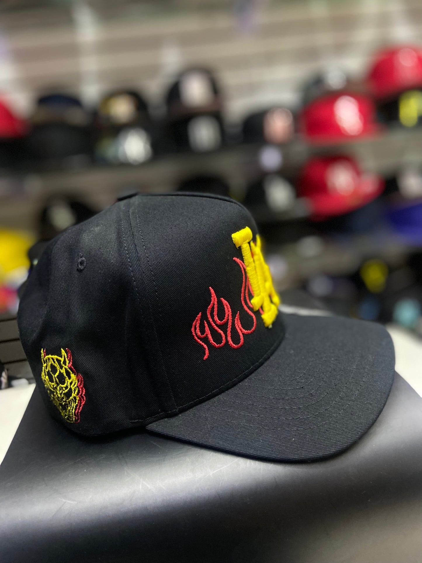 🧢 Gorra Kamel “LA en Llamas” – Fuego y Estilo 🔥
