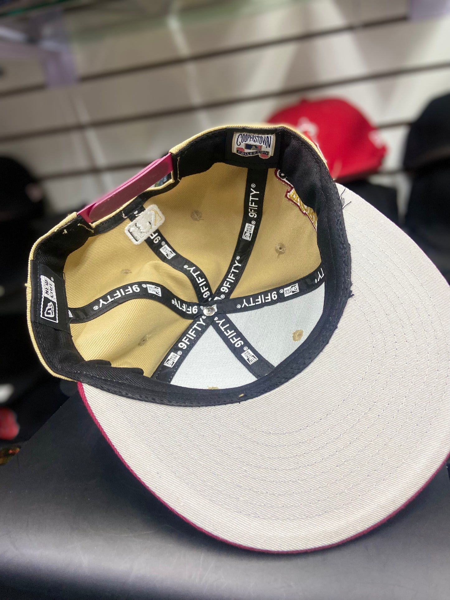 Gorra 9FIFTY Snapback LA Dodgers Beige y Guinda