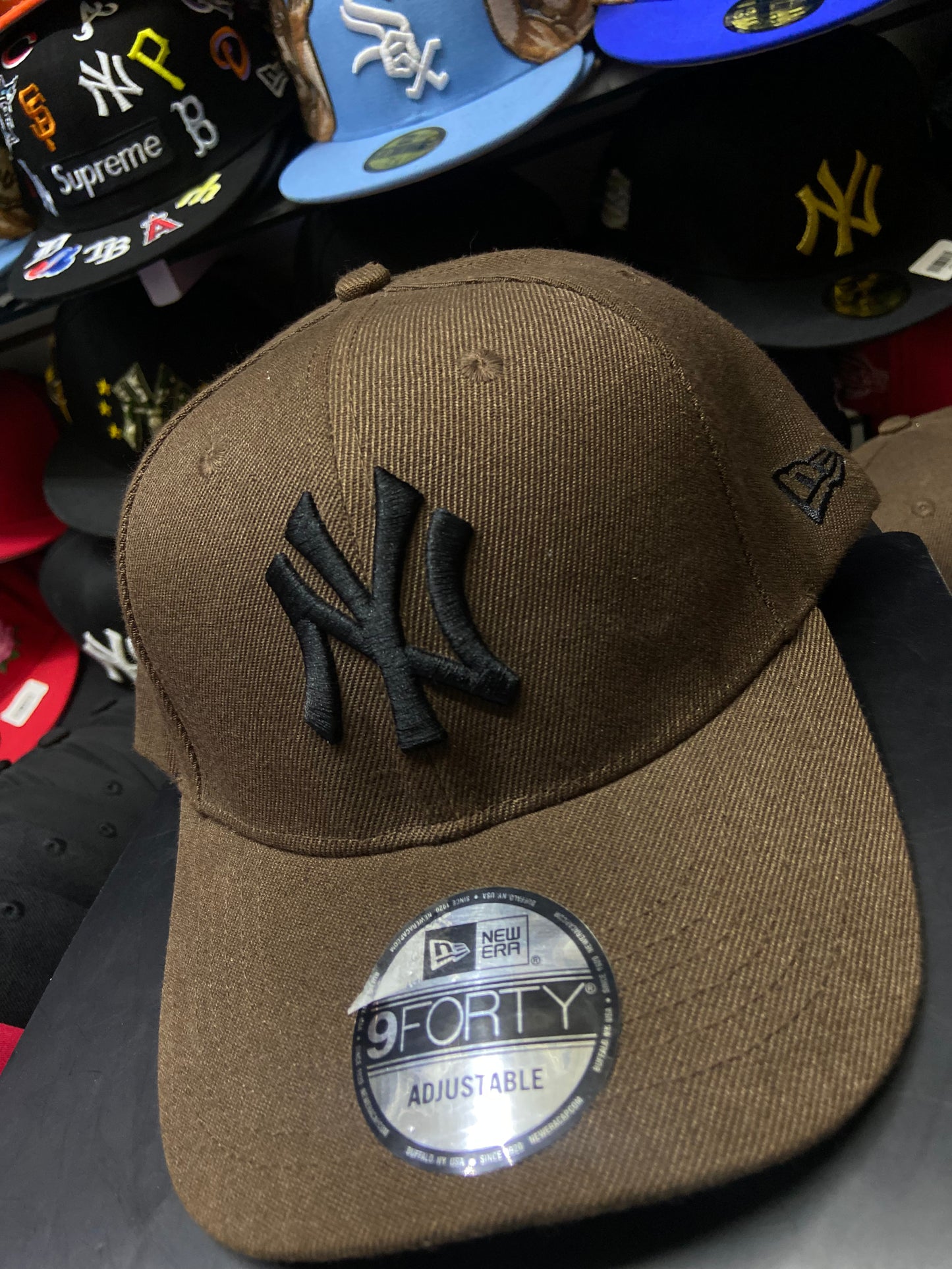 🟤 Gorra 9FORTY New York Yankees – Café/Negro 🟤