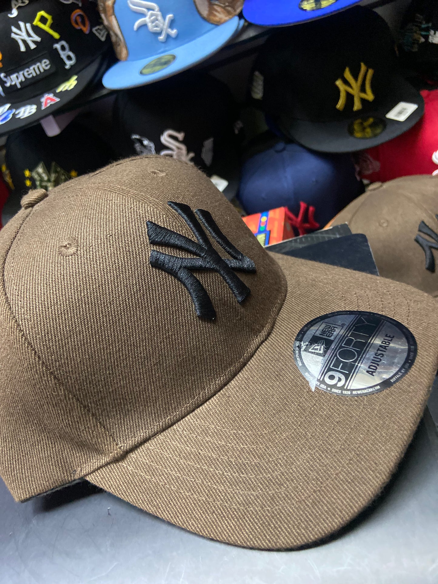 🟤 Gorra 9FORTY New York Yankees – Café/Negro 🟤