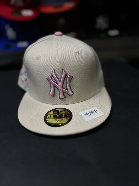 GORRA 59FIFTY MODELO NEW YORK CREMA