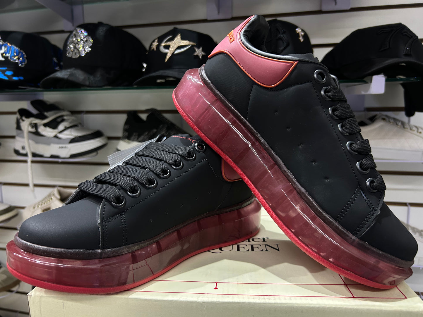 TENIS NACIONAL TIPO ALEXANDER MAQUEEN NEGRO CON ROJO SUELA CRISTAL
