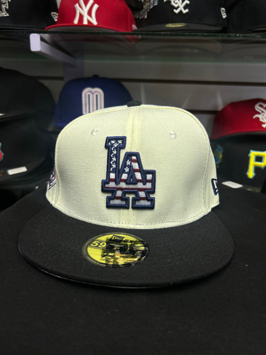 🧢 Gorra estilo fitted – LA Patriótica